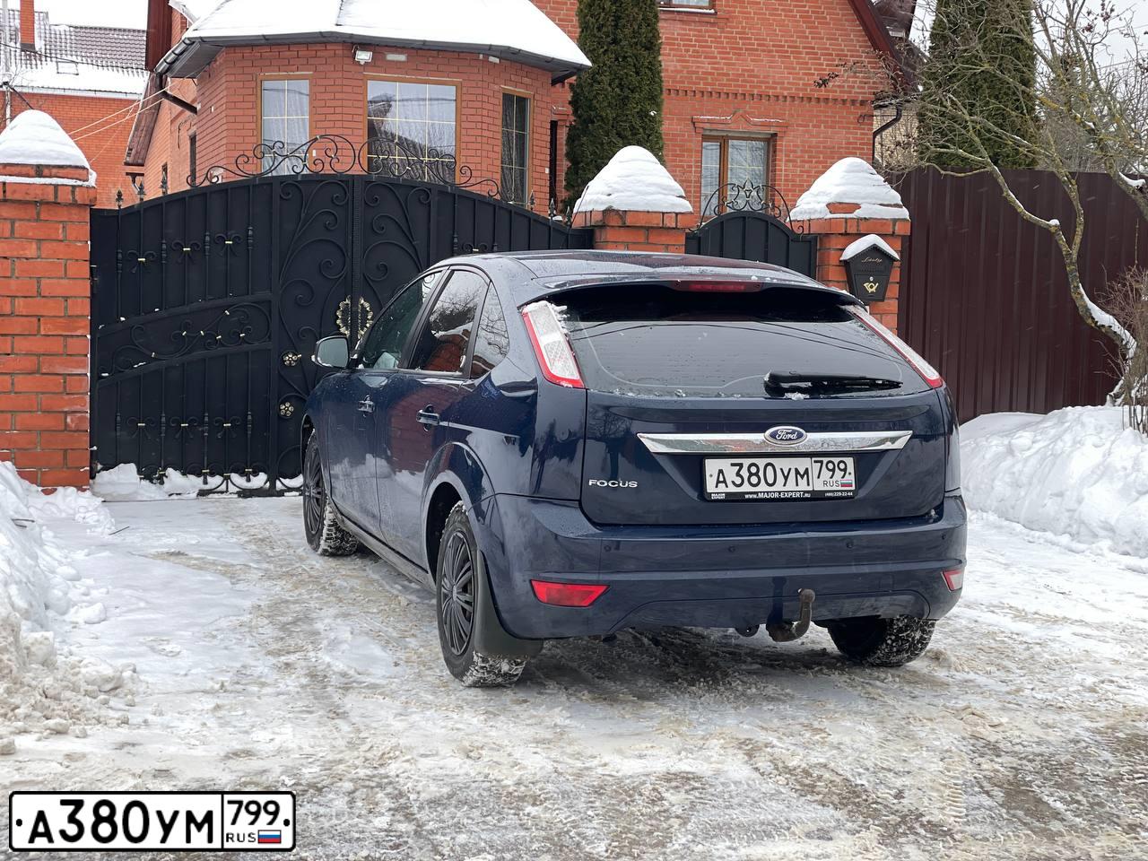 Фото автомобиля FORD FOCUS, 2008 — госномер С995СА777. Цвет: Темно-синий