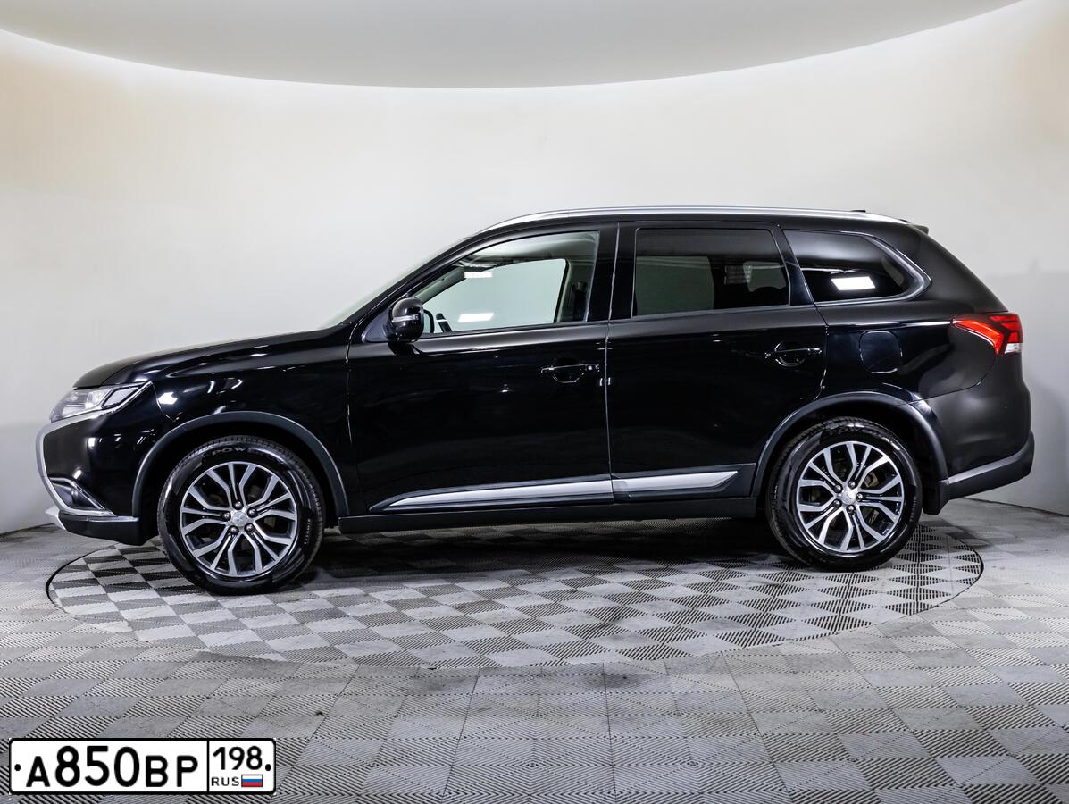 Фото автомобиля MITSUBISHI OUTLANDER, 2018 — госномер Т721НТ198. Цвет: ЧЕРНЫЙ
