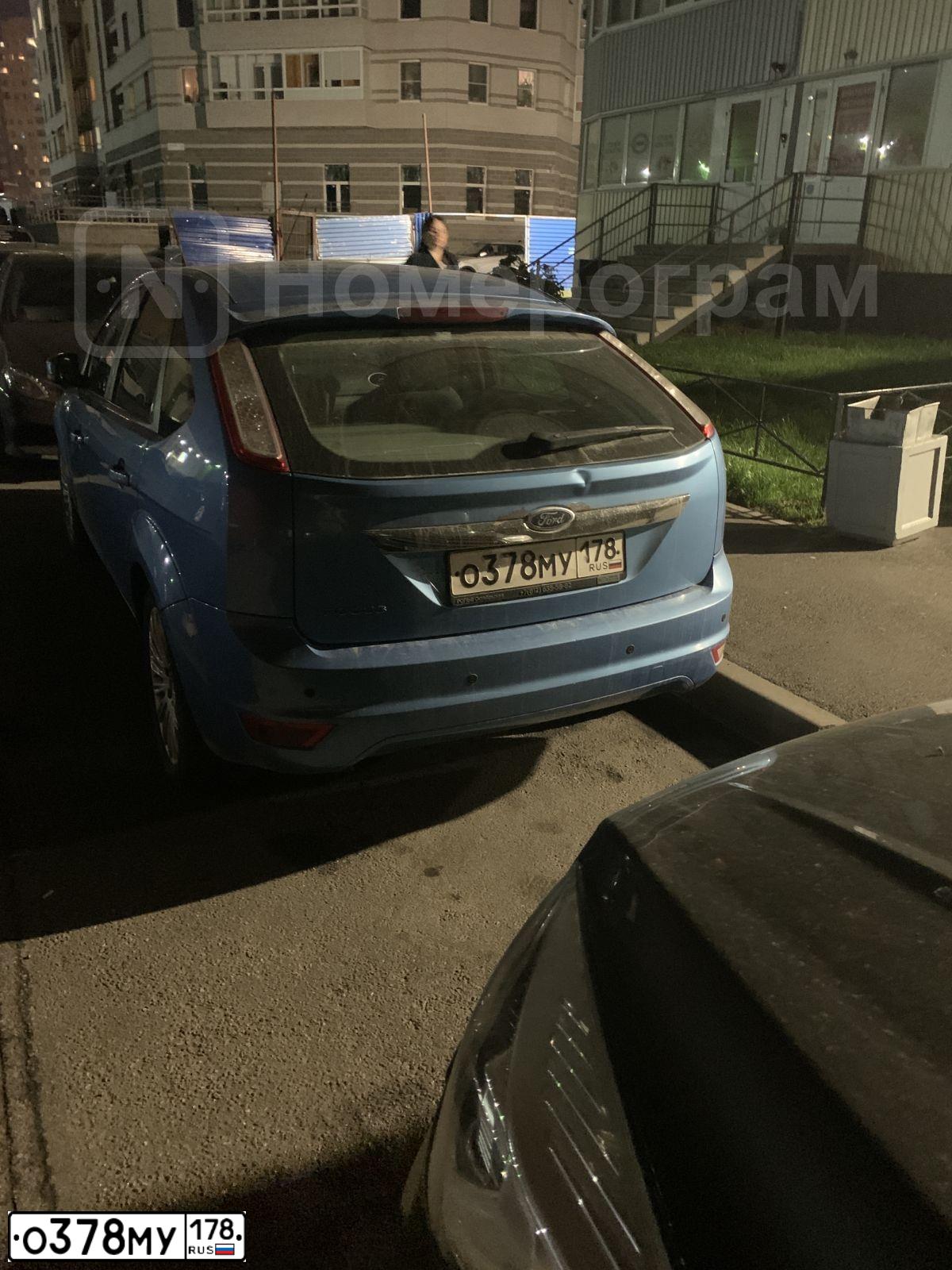 Фото автомобиля FORD FOCUS, 2008 — госномер О378МУ178. Цвет: СИНИЙ