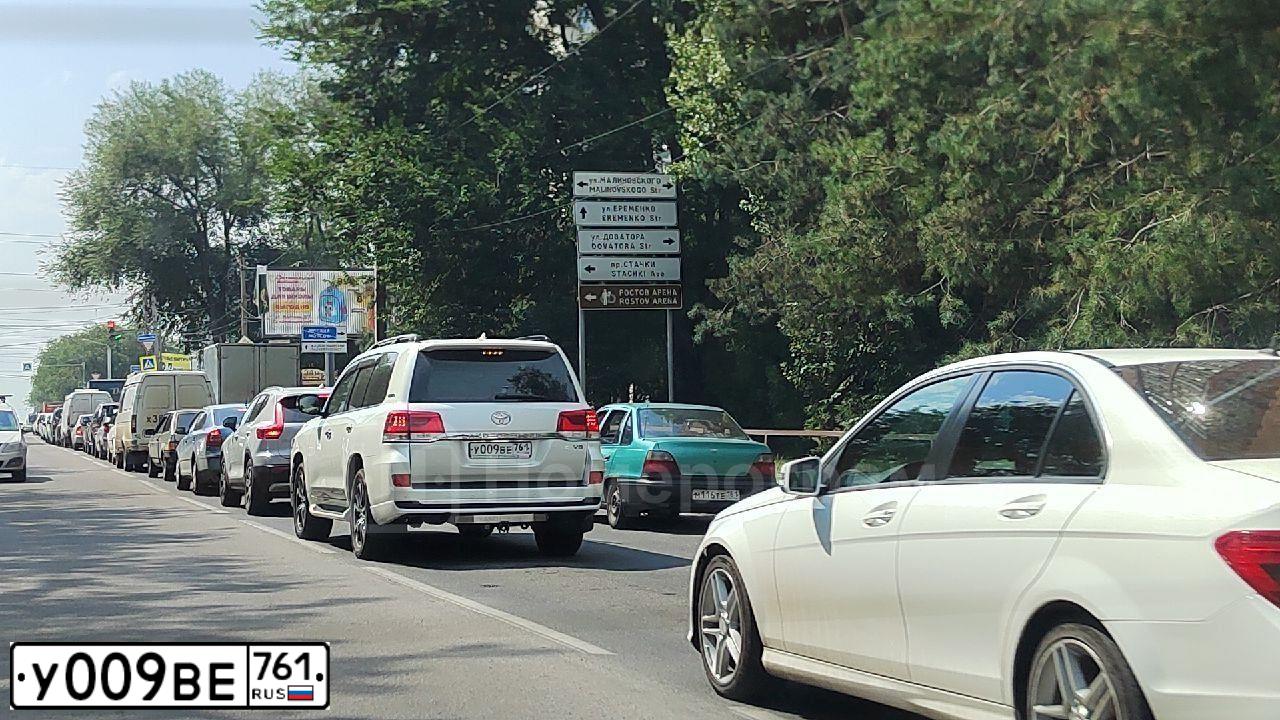 Фото автомобиля NISSAN PRIMERA, 2005 — госномер У669ВЕ761. Цвет: ЧЕРНЫЙ