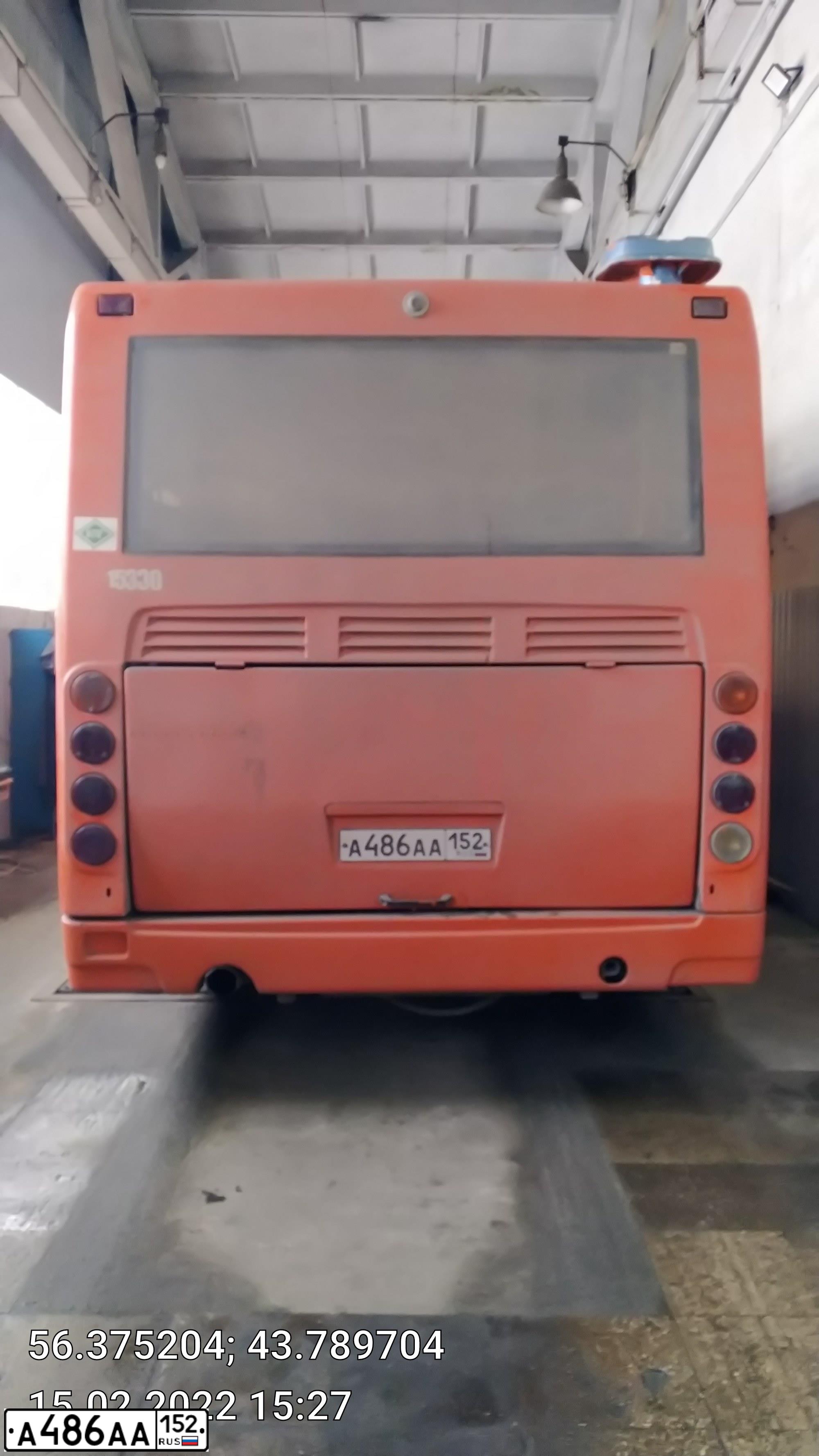 Фото автомобиля LIAZ 5256, 2014 — госномер А486АА152. Цвет: ОРАНЖЕВЫЙ
