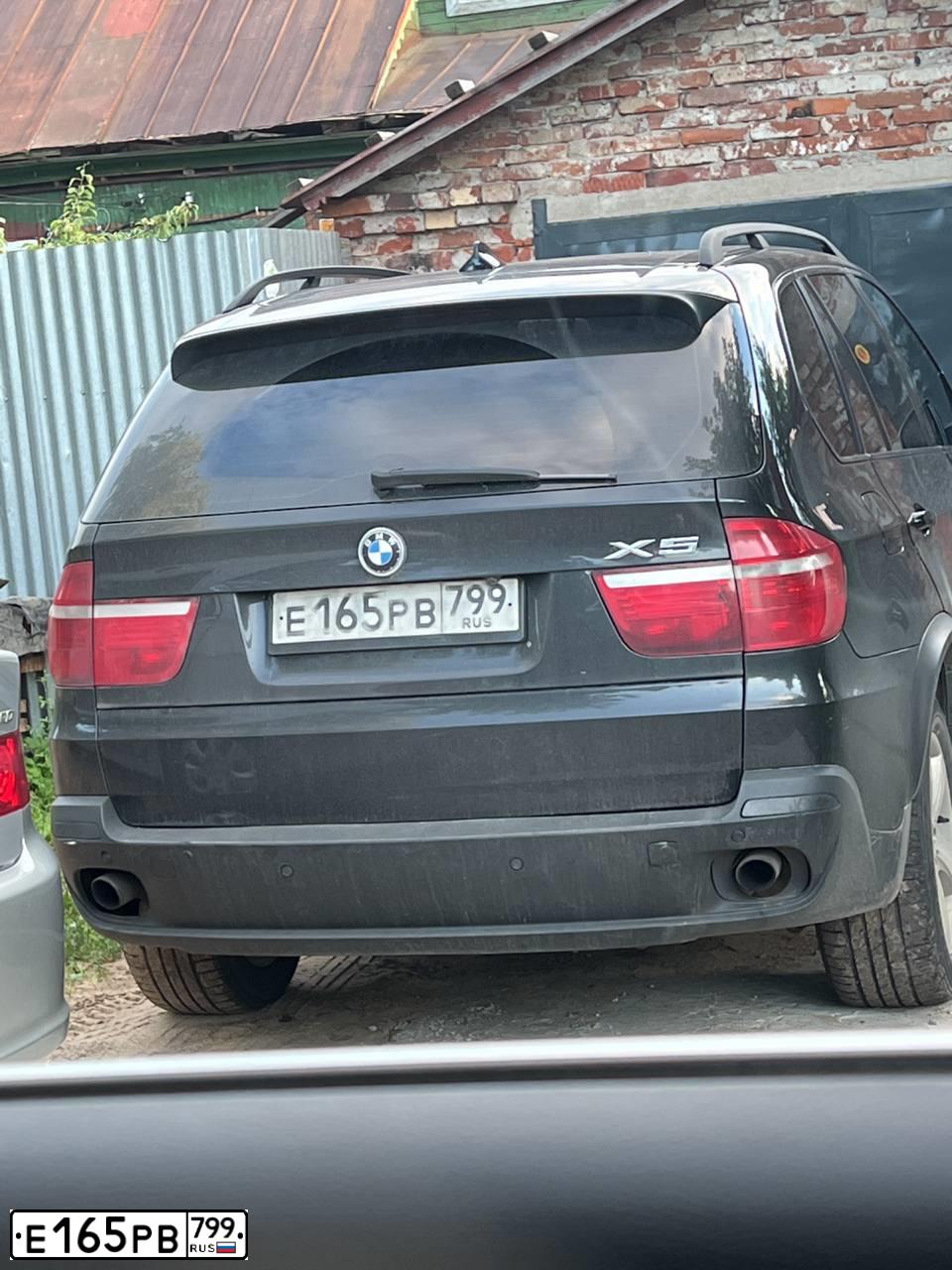Фото автомобиля BMW X5, 2008 — госномер Е165РВ799. Цвет: ЧЕРНЫЙ