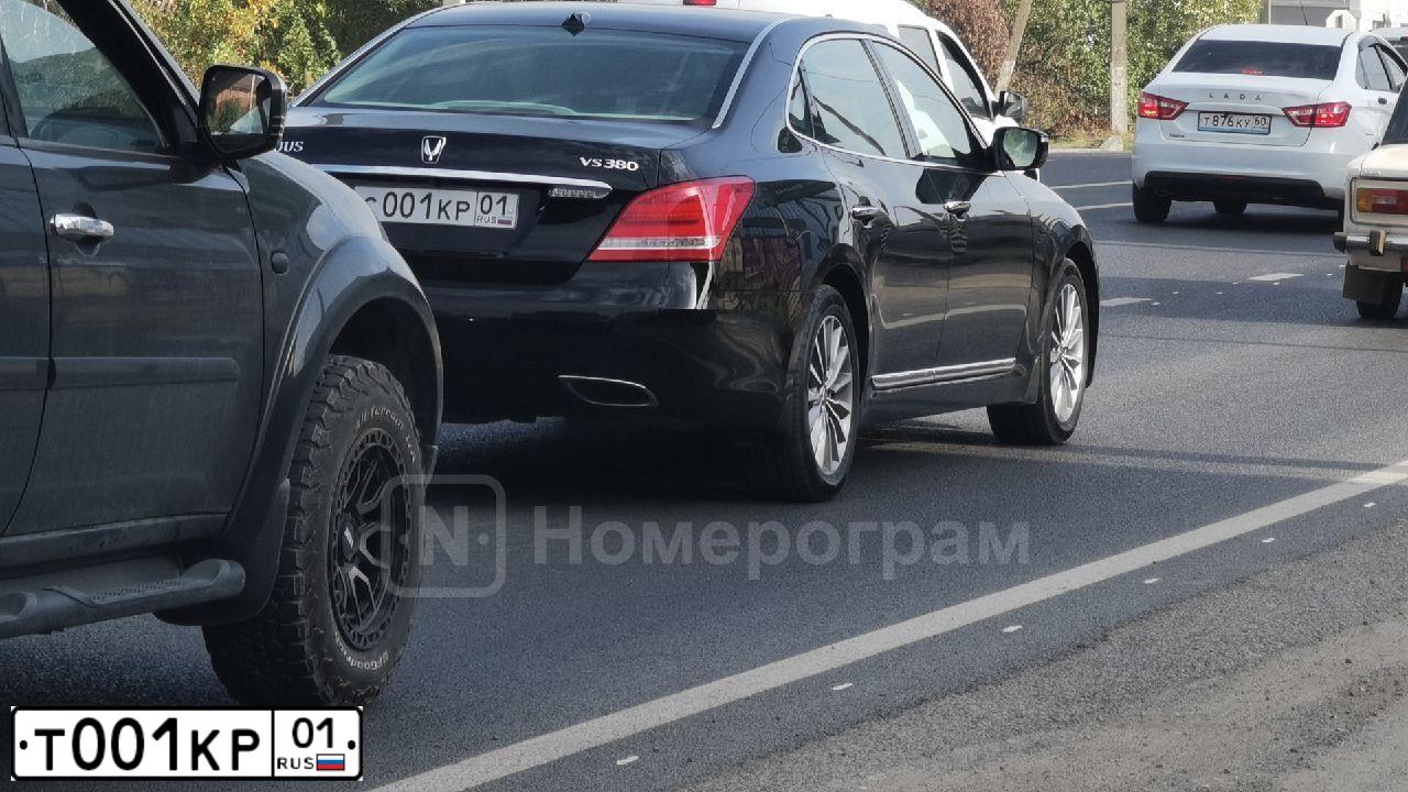 Фото автомобиля TOYOTA CAMRY, 2016 — госномер Т001КР01. Цвет: ЧЕРНЫЙ МЕТАЛЛИК