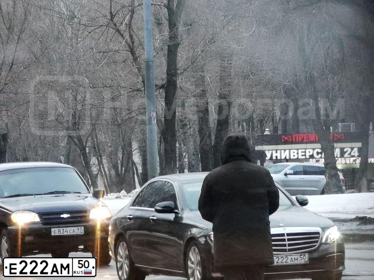 Фото автомобиля OPEL ASTRA, 2007 — госномер Н221КЕ150. Цвет: синий