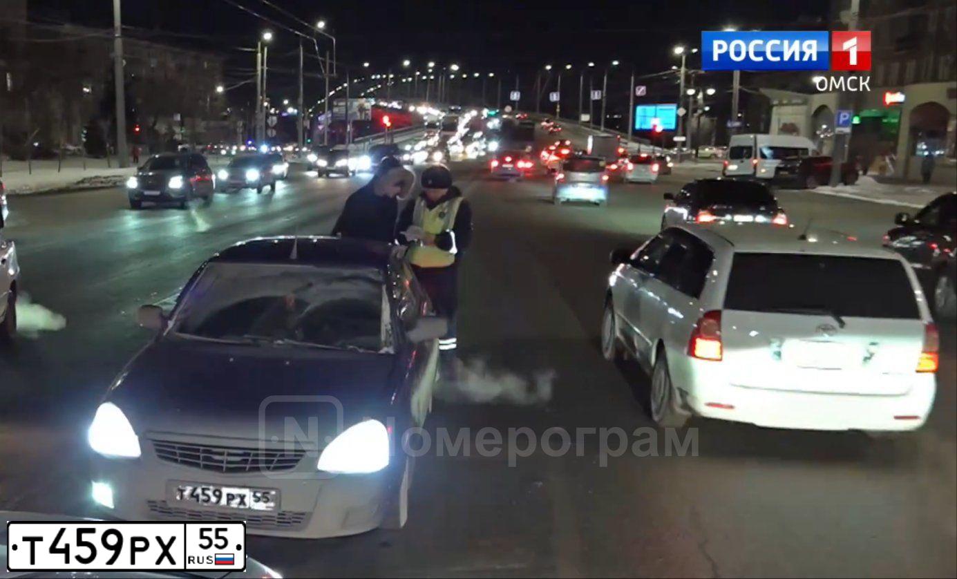 Фото автомобиля LADA 2170 PRIORA, 2010 — госномер Т459РХ55. Цвет: синий