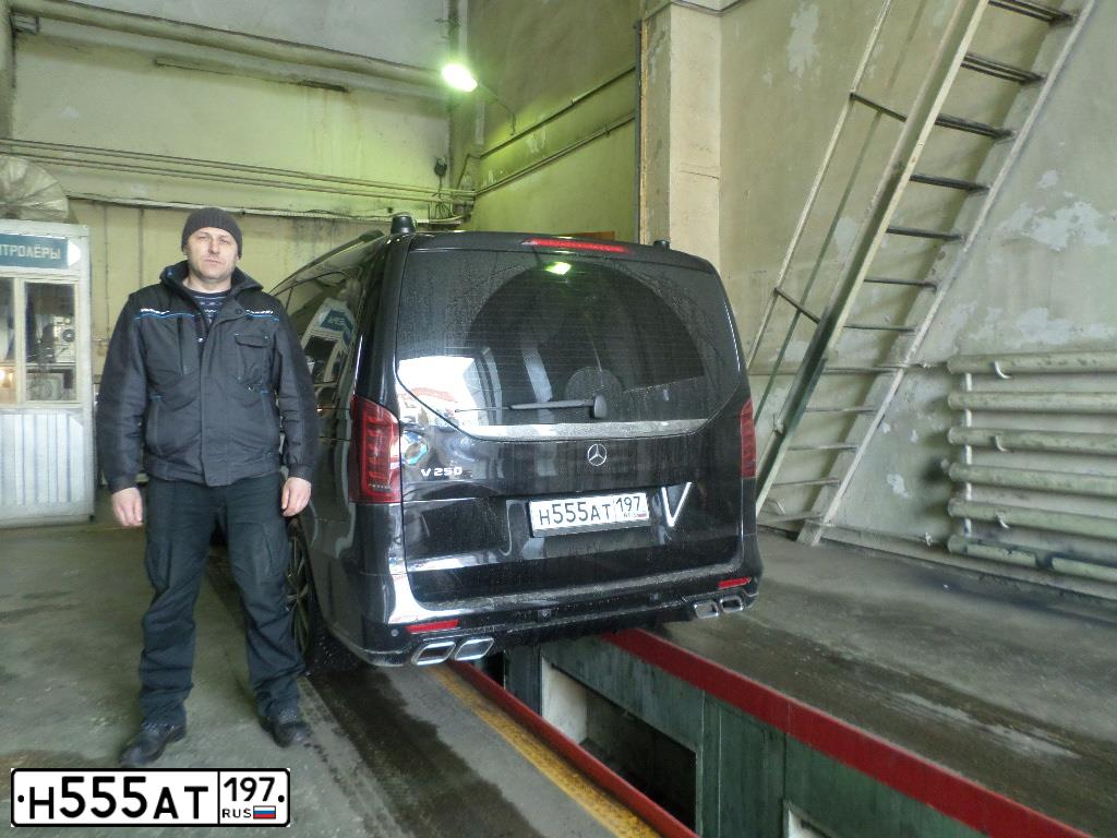 Фото автомобиля MERCEDES G-KLASSE, 2009 — госномер А088КН777. Цвет: ЧЕРНЫЙ