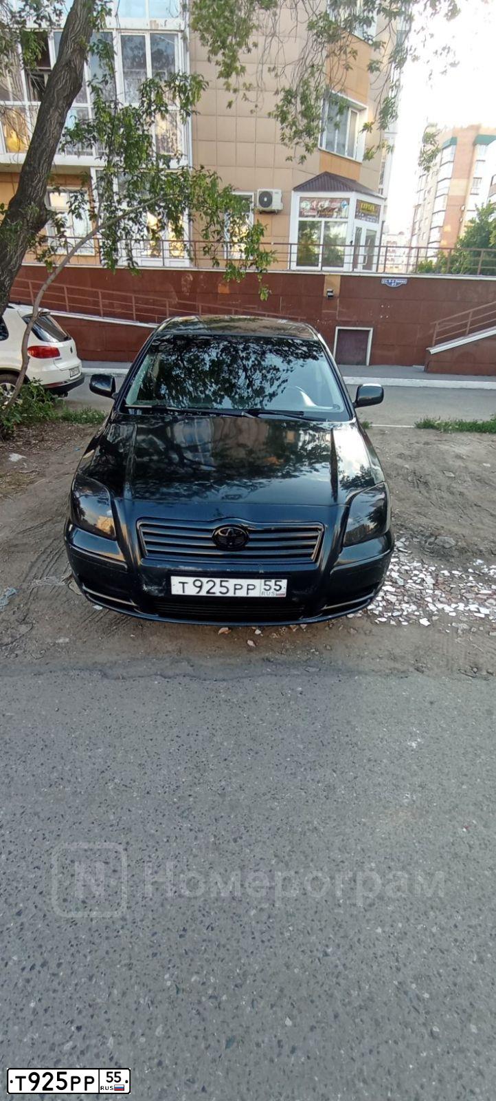 Фото автомобиля TOYOTA AVENSIS, 2005 — госномер Т925РР55. Цвет: ЧЕРНЫЙ