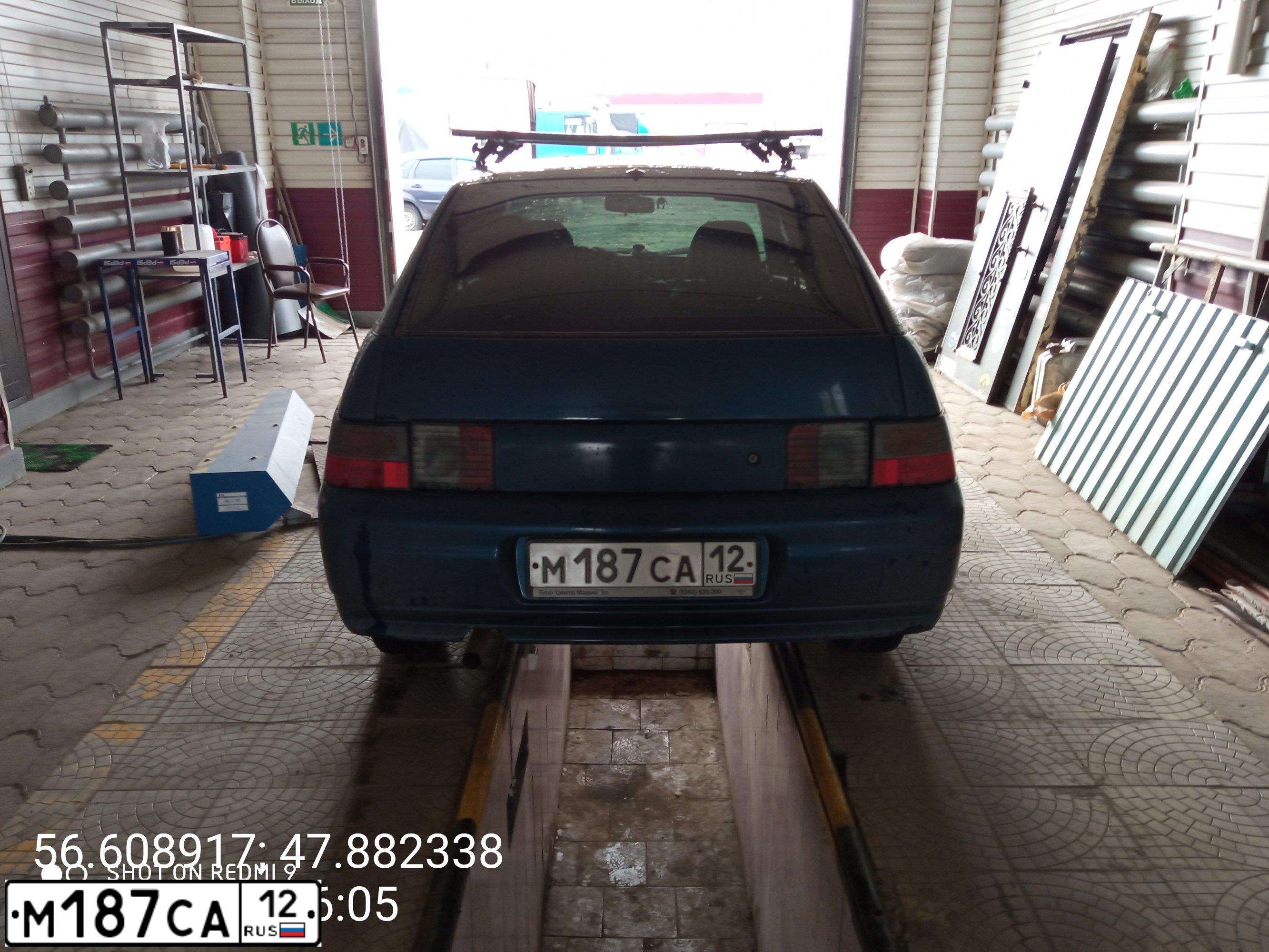 Фото автомобиля LADA 2112, 2005 — госномер О414ОО12. Цвет: СЕРЕБРИС.ТЕМНО-СИНИЙ