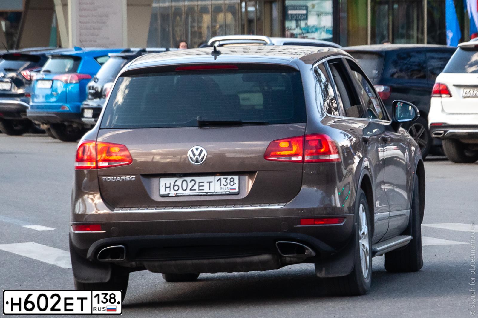 Фото автомобиля VOLKSWAGEN TOUAREG, 2011 — госномер А404ВР102. Цвет: Коричневый