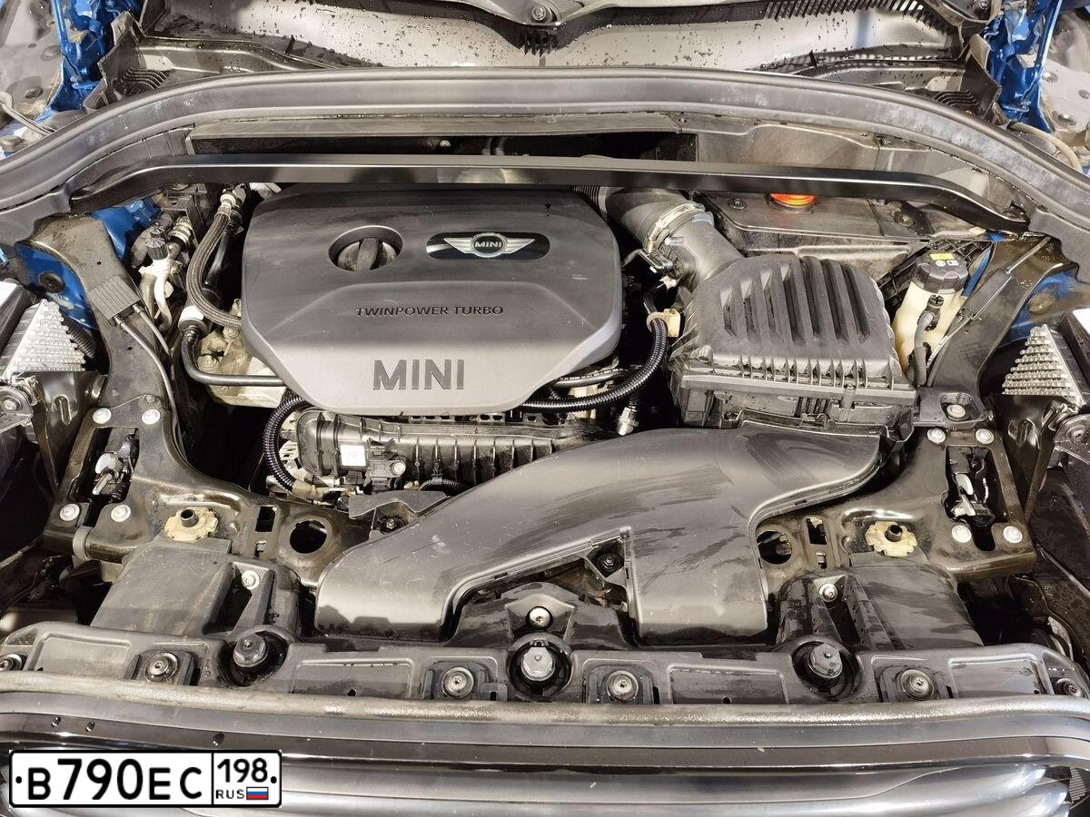 Фото автомобиля MINI MINI COOPER COUNTRYMAN, 2018 — госномер К692НК147. Цвет: синий