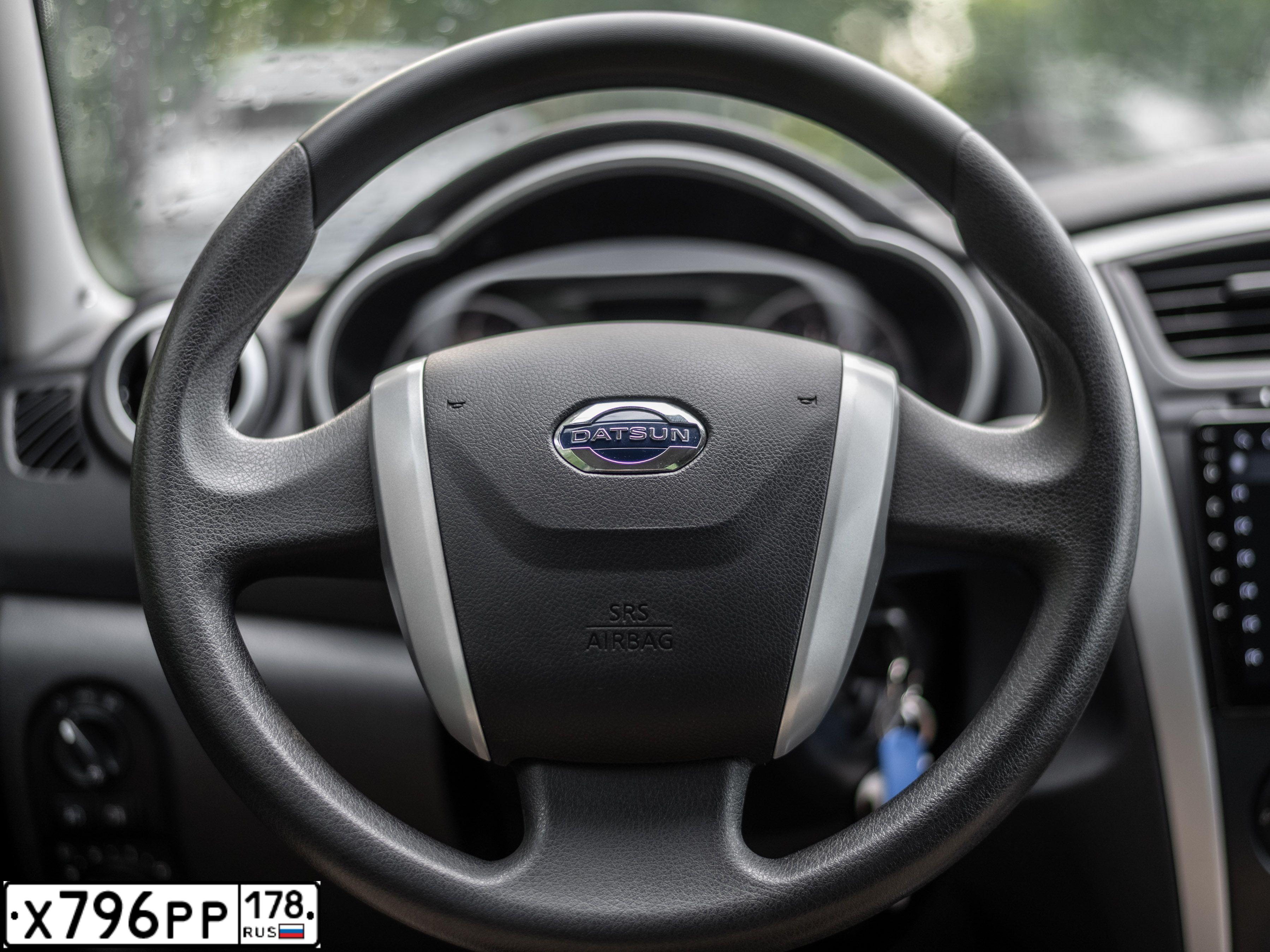 Фото автомобиля DATSUN ON-DO, 2017 — госномер Х796РР178. Цвет: Серебристый