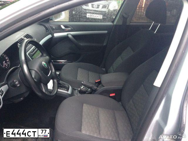 Фото автомобиля TOYOTA RAV4, 2017 — госномер У047ОН799. Цвет: БЕЛЫЙ ПЕРЛАМУТР
