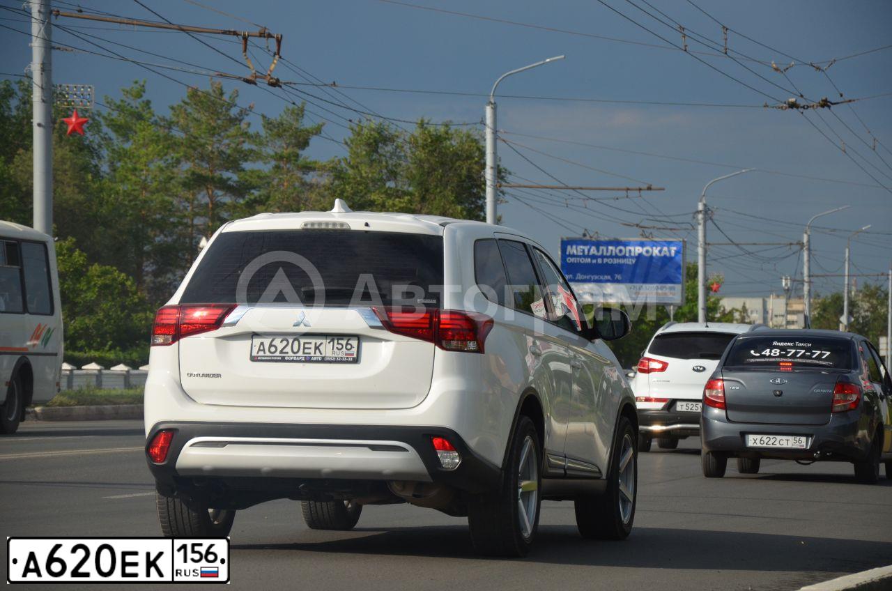 Фото автомобиля MITSUBISHI OUTLANDER, 2020 — госномер А620ЕК156. Цвет: Белый