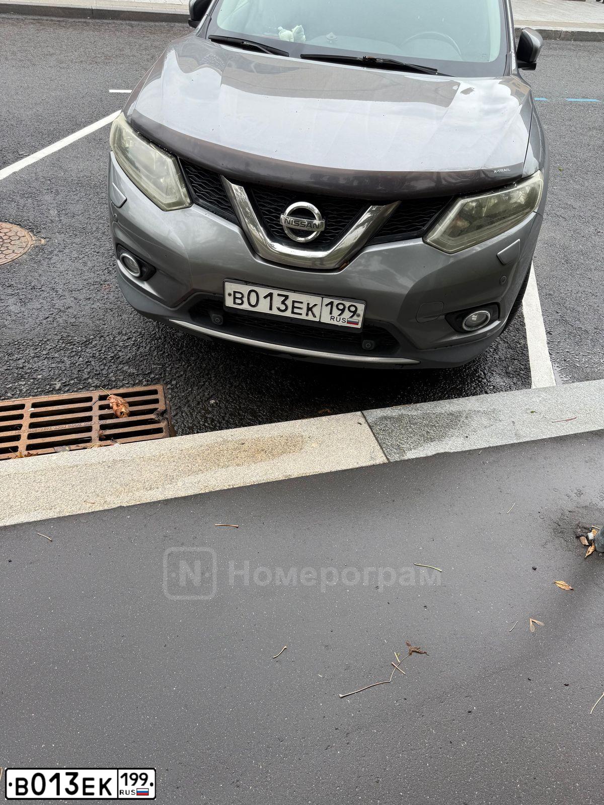 Фото автомобиля CITROEN C-CROSSER, 2008 — госномер В013ЕК199. Цвет: ЧЕРНЫЙ