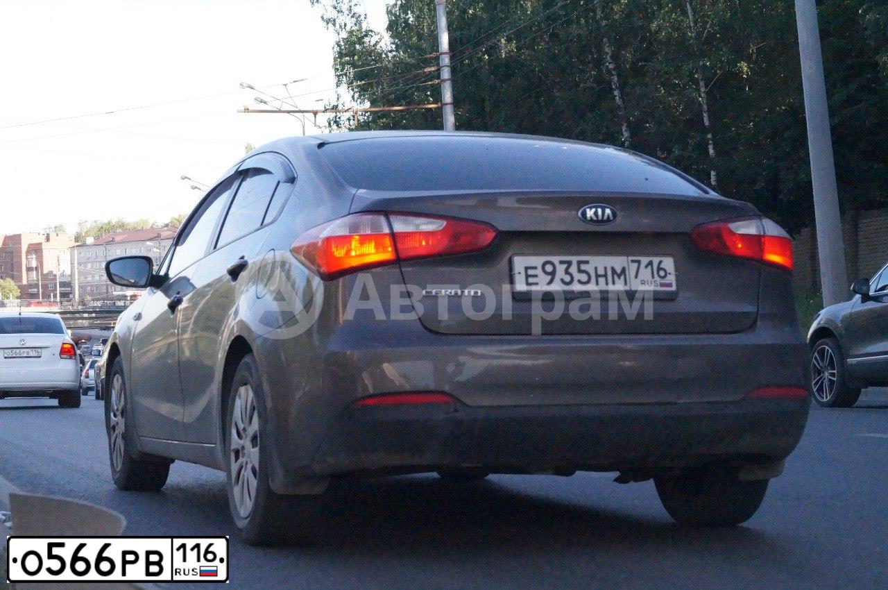 Фото автомобиля VOLKSWAGEN POLO, 2011 — госномер О566РВ116. Цвет: БЕЛЫЙ