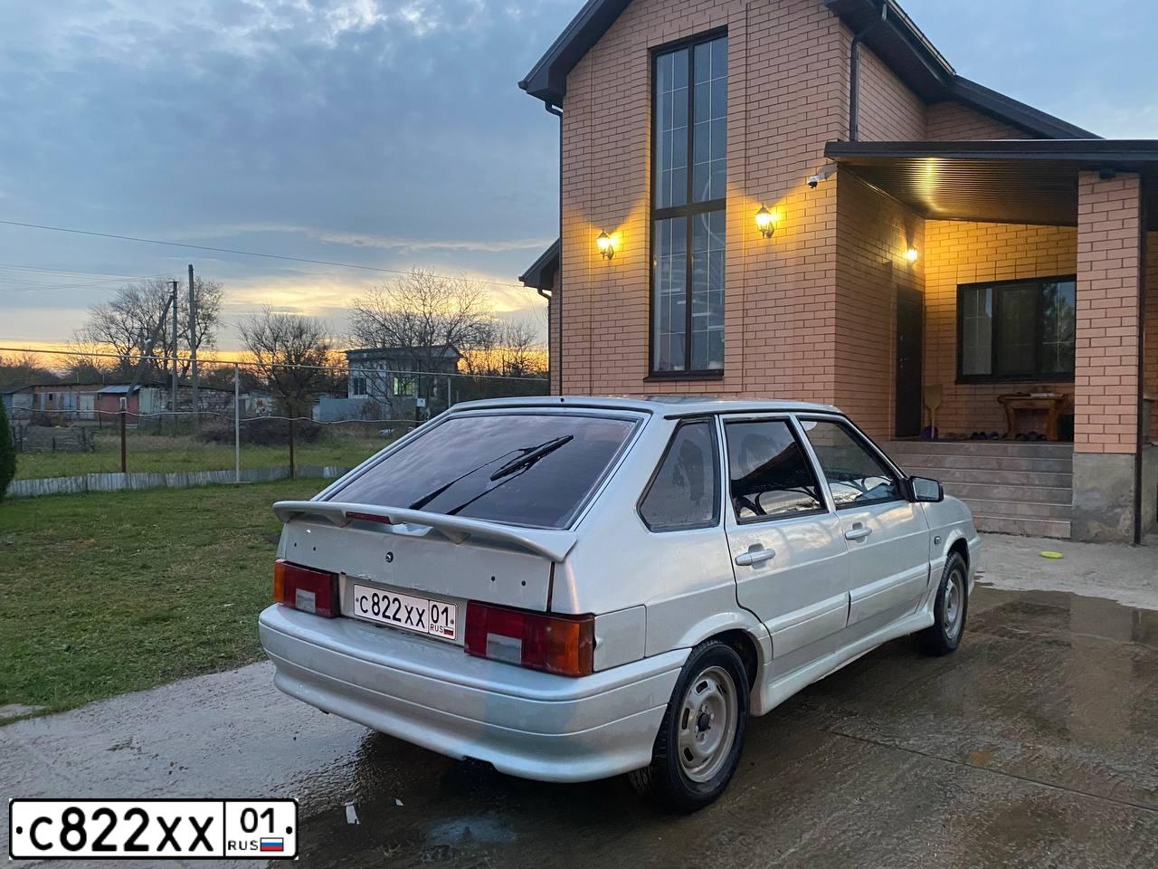 Фото автомобиля LADA 2114 SAMARA, 2005 — госномер С822ХХ01. Цвет: МОЛОЧНО-БЕЛЫЙ СЕРЕБРИСТЫЙ