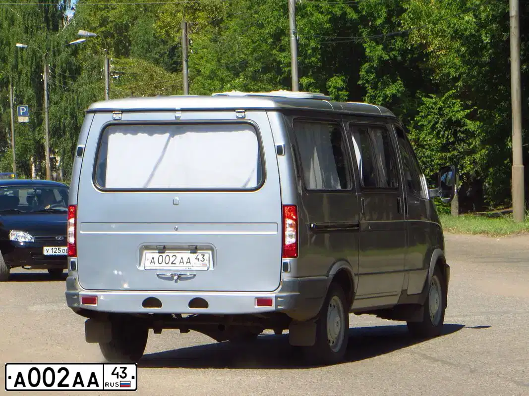 Фото автомобиля GAZ 3302 EL, 2007 — госномер А002АА43. Цвет: Белый