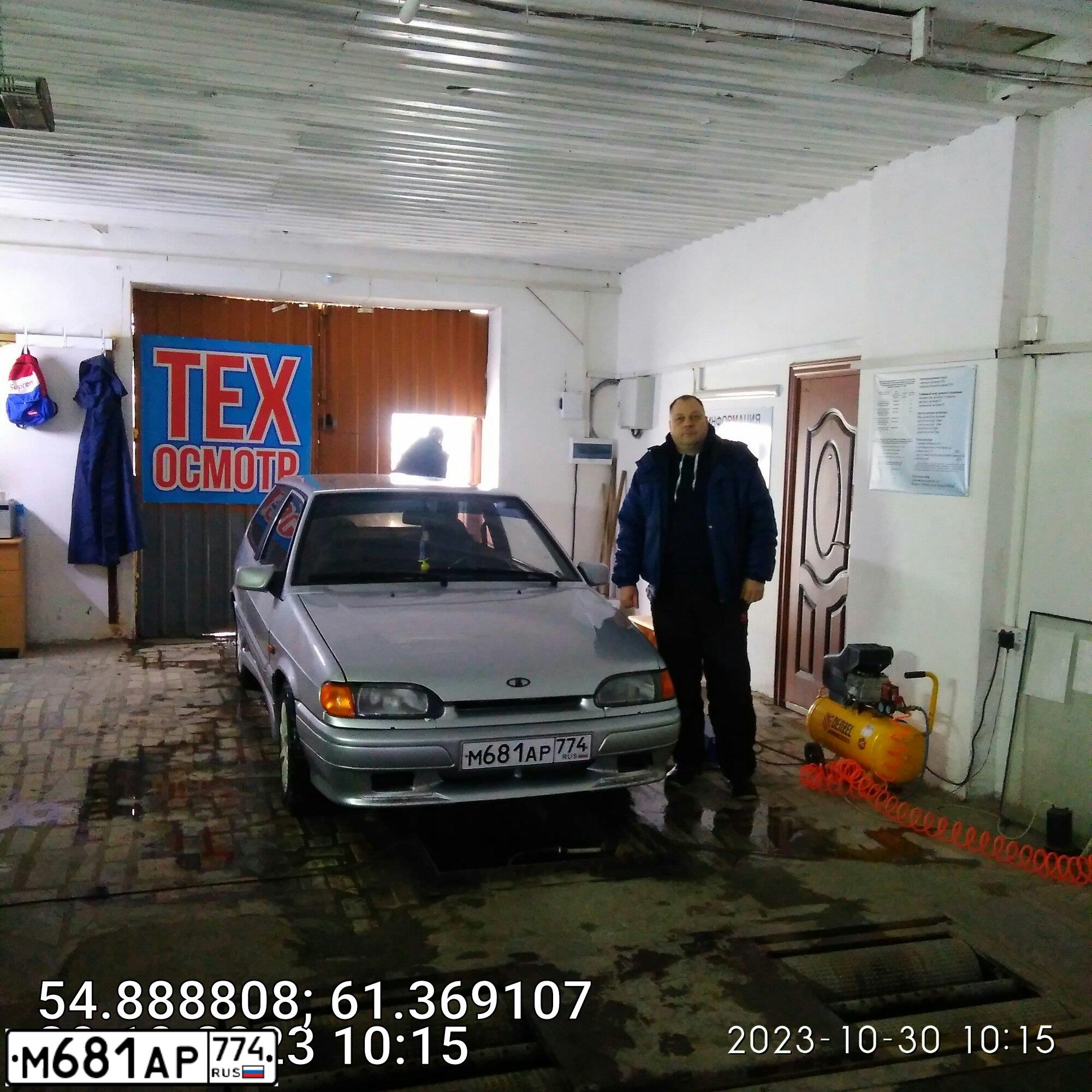 Фото автомобиля LADA 2113 SAMARA, 2007 — госномер М681АР774. Цвет: СЕРЕБРИСТЫЙ
