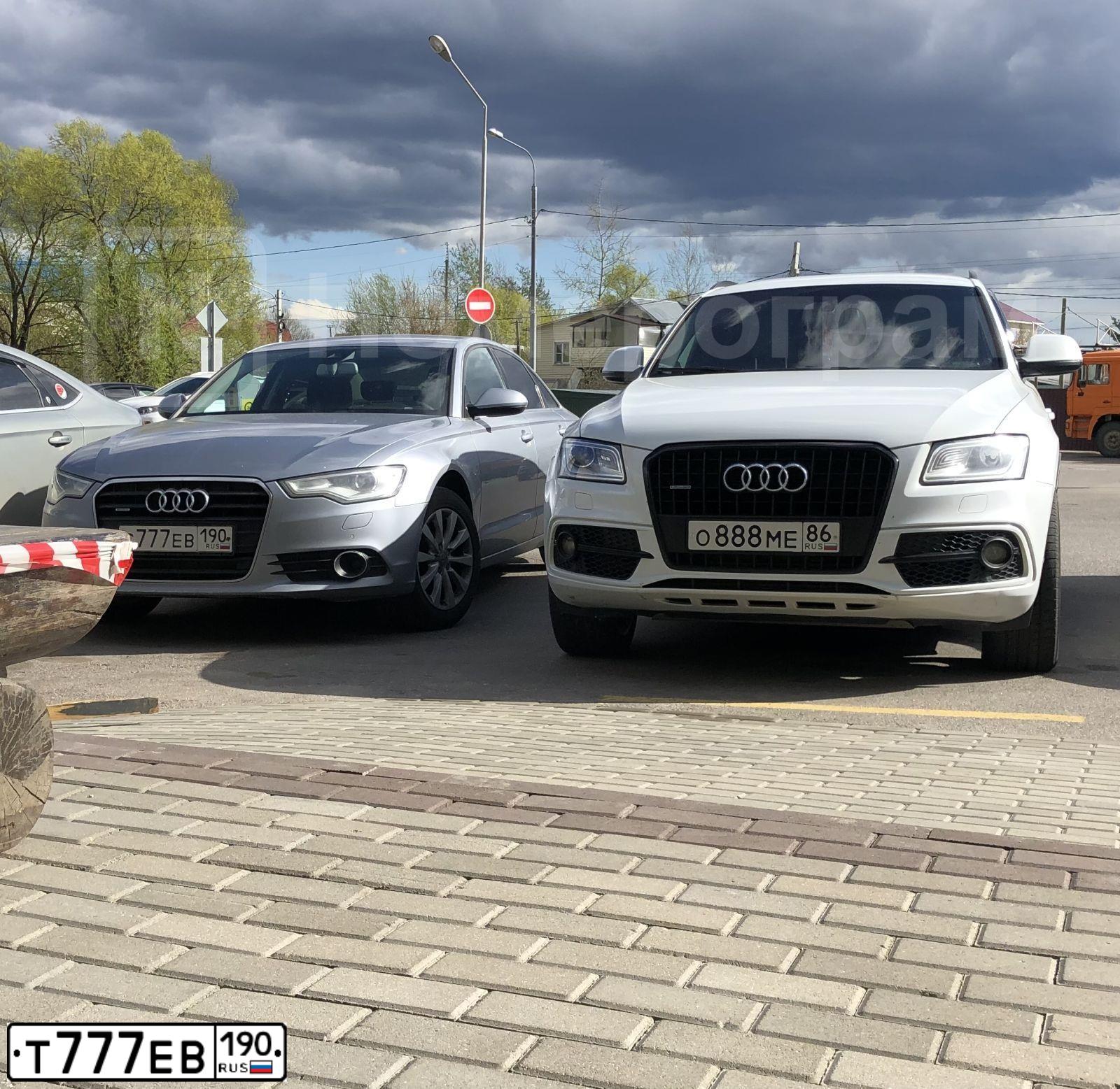 Фото автомобиля INFINITI QX70 /FX/, 2010 — госномер Т777ЕВ190. Цвет: БЕЛЫЙ
