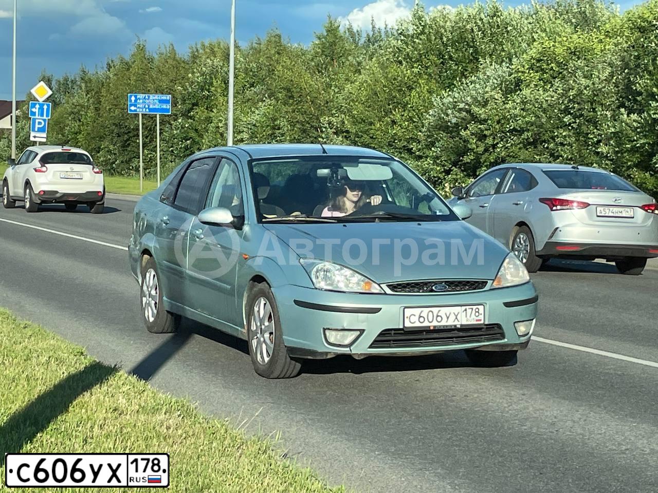 Фото автомобиля FORD FOCUS, 2003 — госномер С606УХ178. Цвет: СЕРЕБРИСТЫЙ