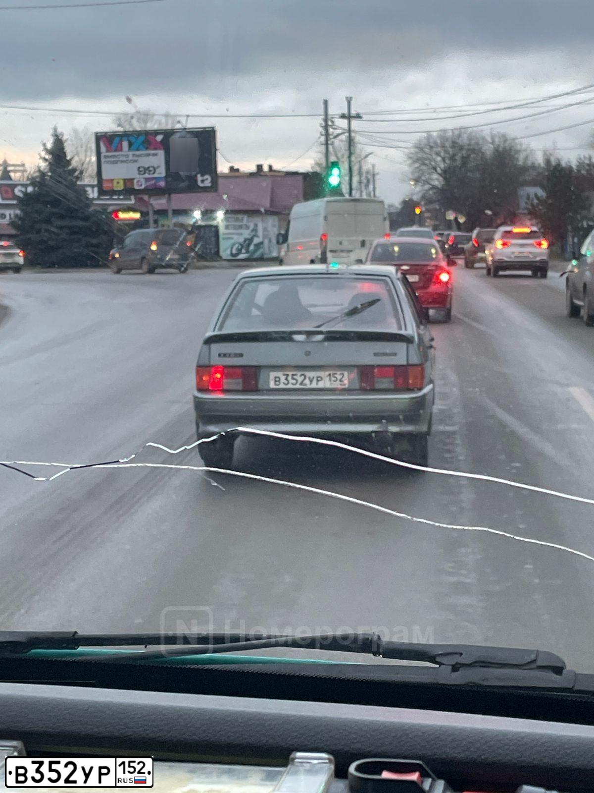 Фото автомобиля LADA 2114 SAMARA, 2010 — госномер В352УР152. Цвет: СЕРО-ЗЕЛЕНЫЙ