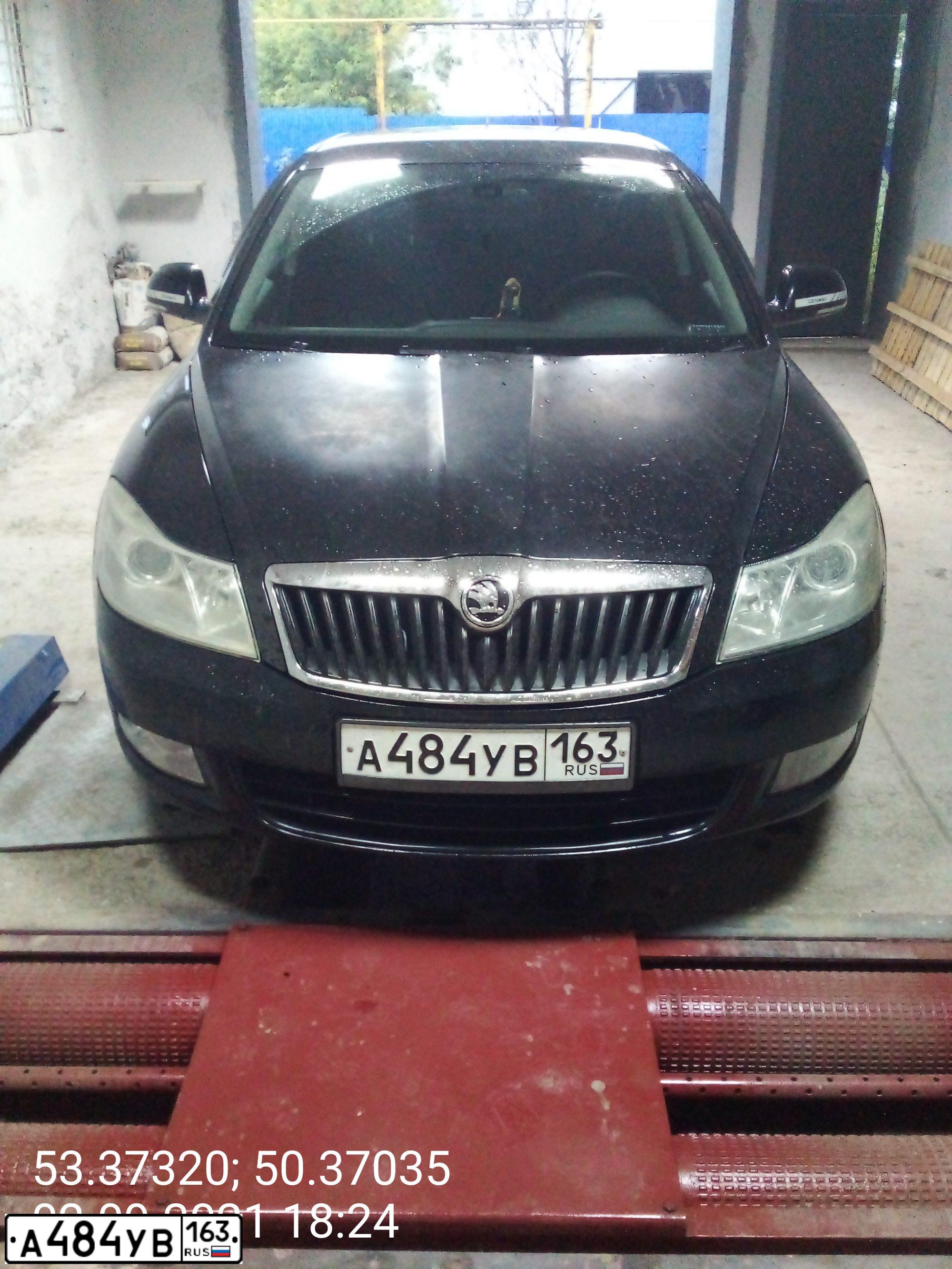 Фото автомобиля SKODA OCTAVIA, 2009 — госномер А484УВ163. Цвет: ЧЕРНЫЙ