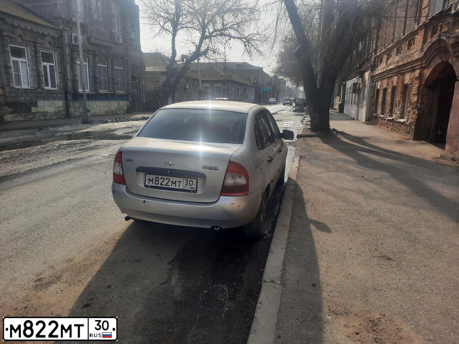 Фото автомобиля LADA KALINA, 2010 — госномер Р843НР30. Цвет: СЕРЕБРИСТЫЙ