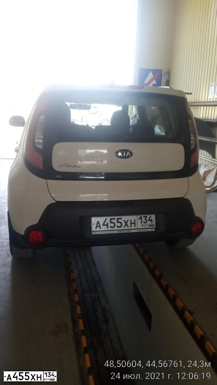 Фото автомобиля KIA SOUL, 2014 — госномер А455ХН134. Цвет: БЕЖЕВЫЙ