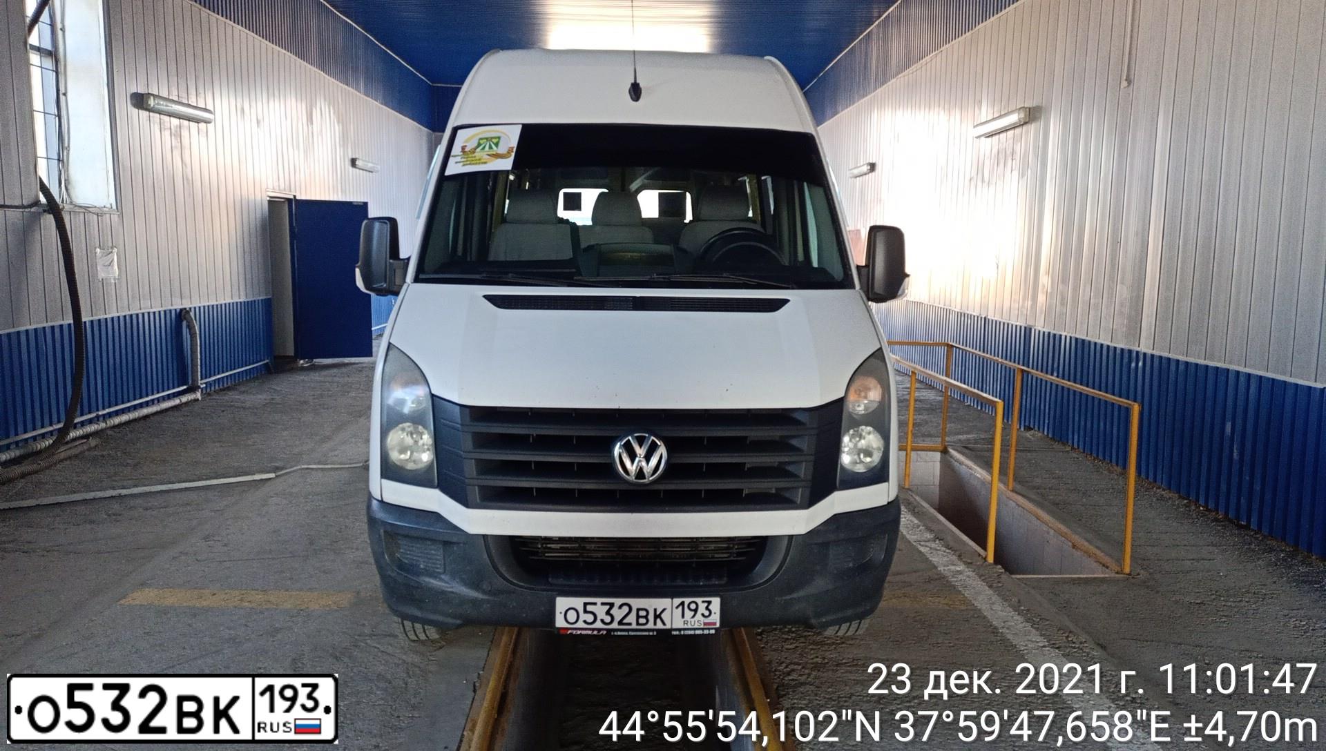 Фото автомобиля VOLKSWAGEN CRAFTER, 2012 — госномер О532ВК193. Цвет: Белый