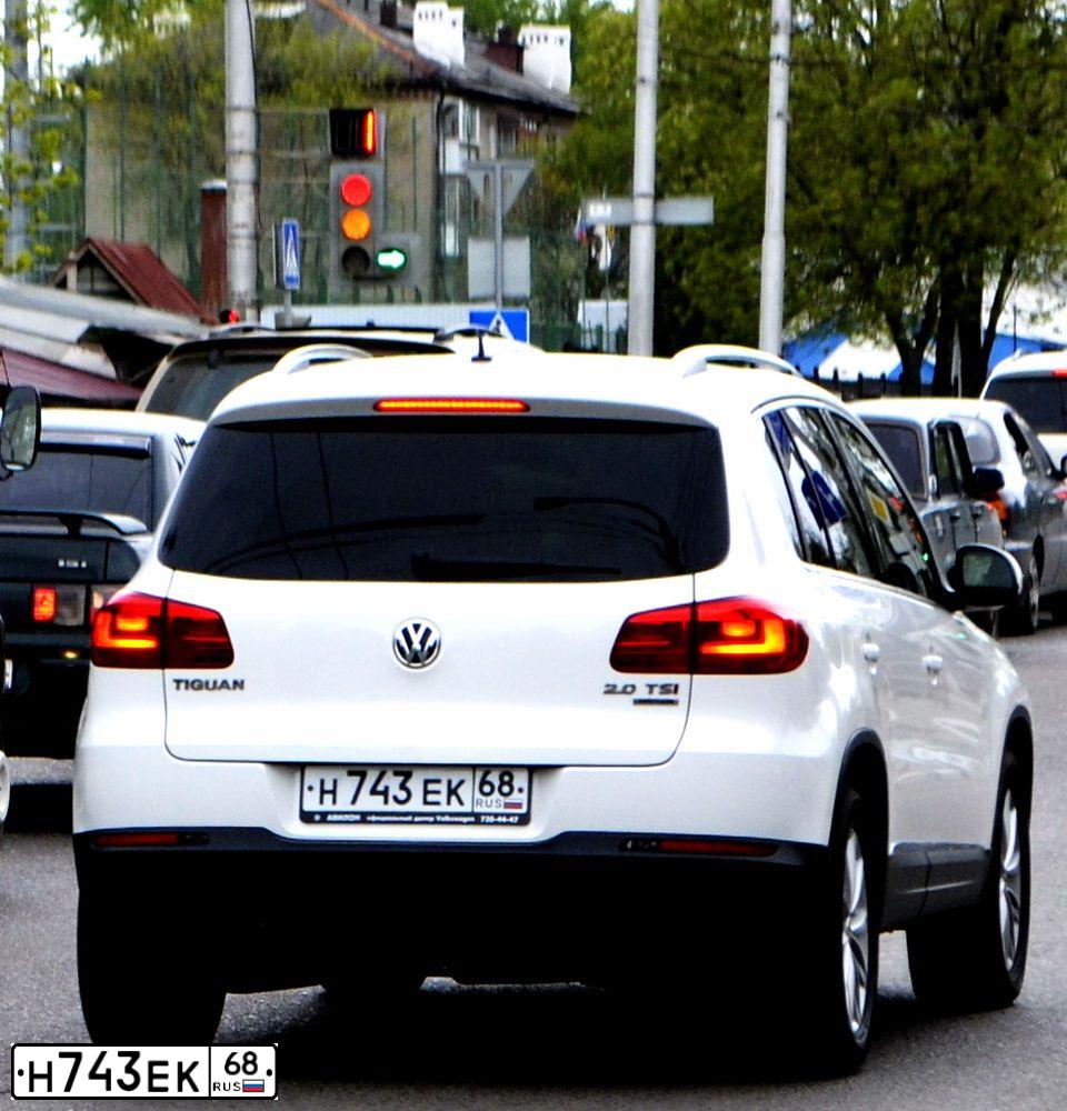Фото автомобиля VOLKSWAGEN TIGUAN, 2012 — госномер В897АР180. Цвет: Белый