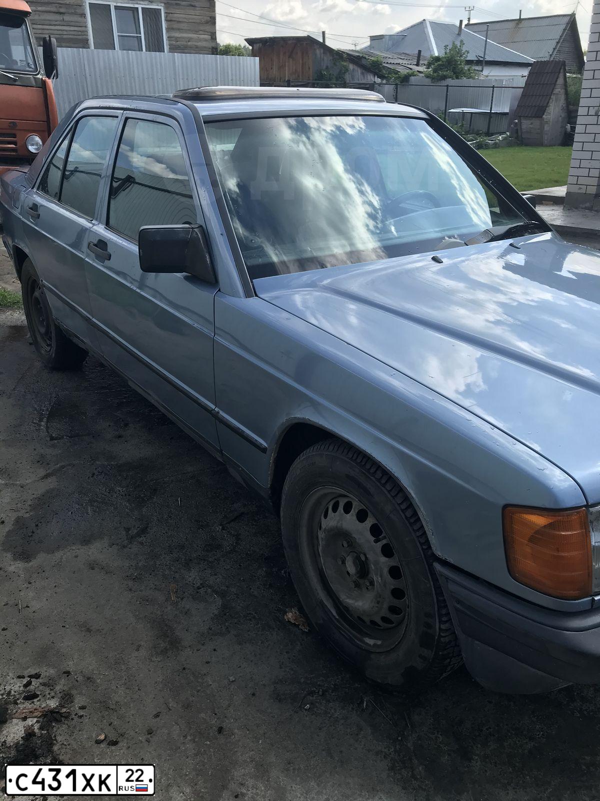 Фото автомобиля MERCEDES C-KLASSE, 1985 — госномер Е828АТ122. Цвет: СИНИЙ (ГОЛУБОЙ)