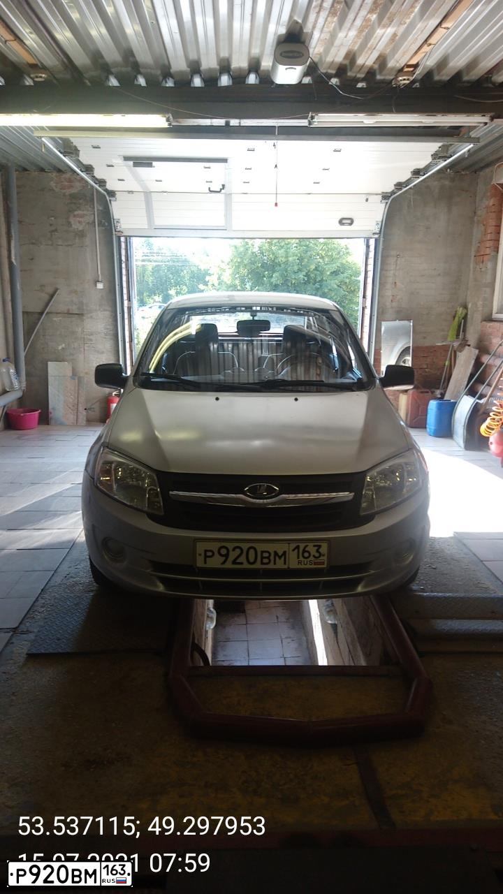 Фото автомобиля LADA 2190 GRANTA, 2012 — госномер Р920ВМ163. Цвет: СЕРЕБРИСТЫЙ