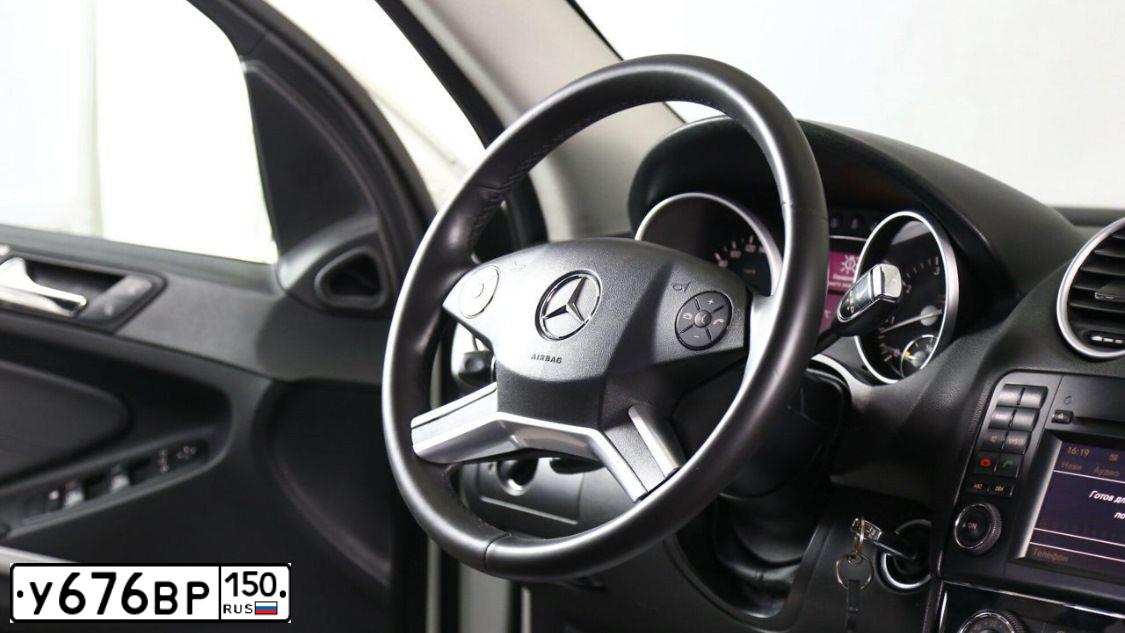 Фото автомобиля MERCEDES M-KLASSE, 2011 — госномер С960УВ69. Цвет: Белый