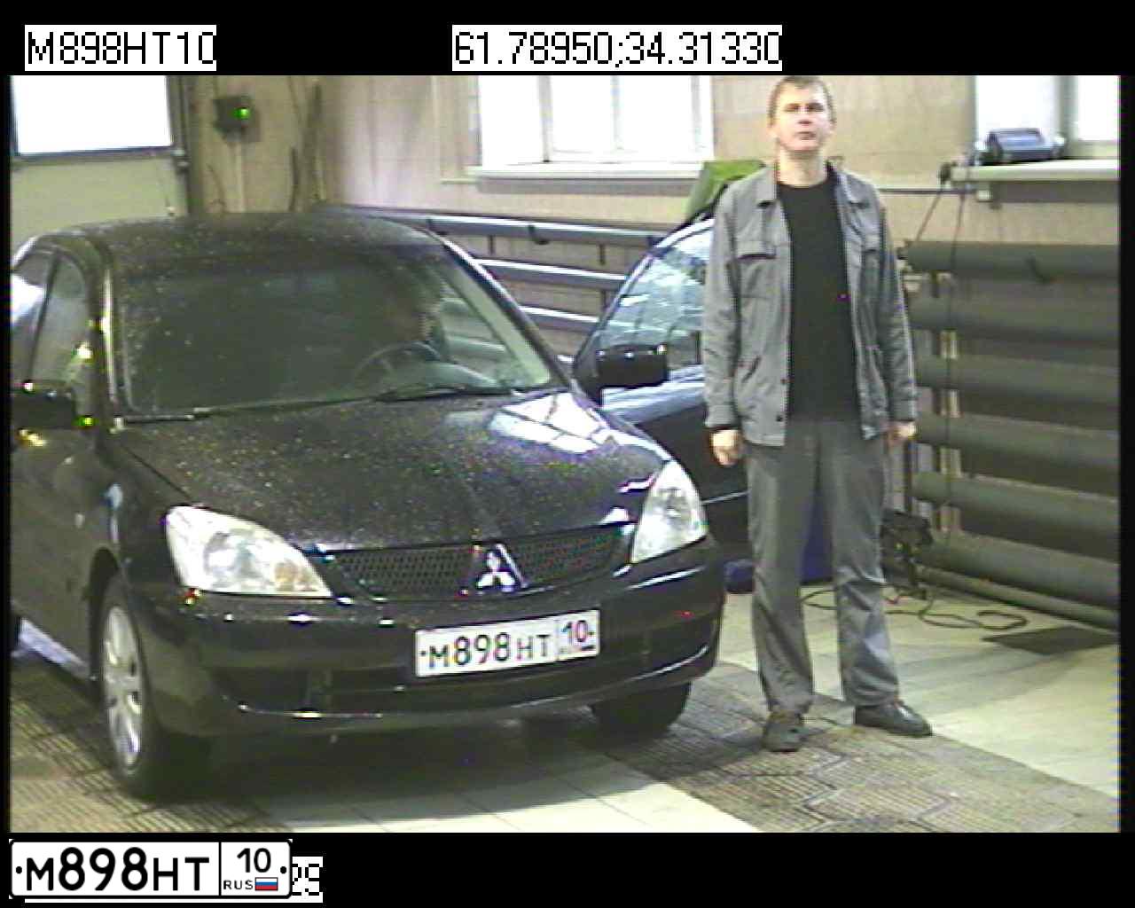 Фото автомобиля MITSUBISHI LANCER, 2005 — госномер М898НТ10. Цвет: ЧЕРНЫЙ