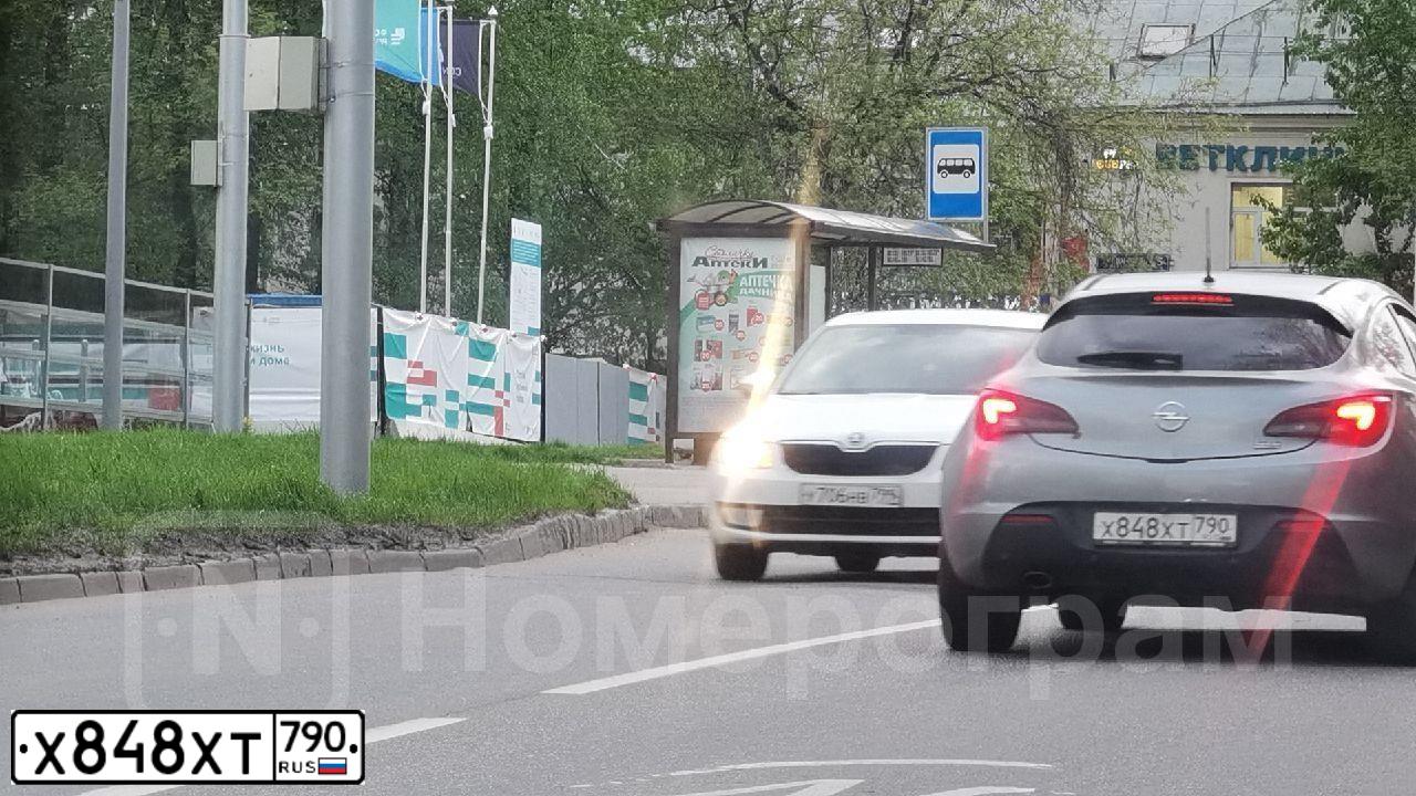Фото автомобиля OPEL ASTRA, 2012 — госномер К222МУ33. Цвет: СЕРЫЙ