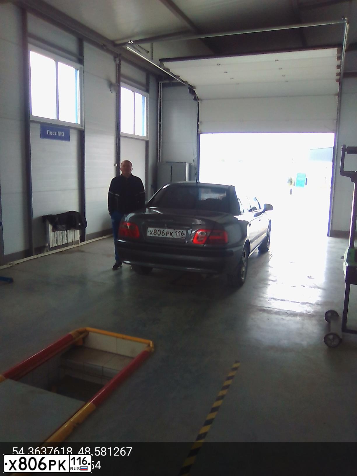 Фото автомобиля MITSUBISHI CARISMA, 2002 — госномер Н944МЕ73. Цвет: СЕРЫЙ