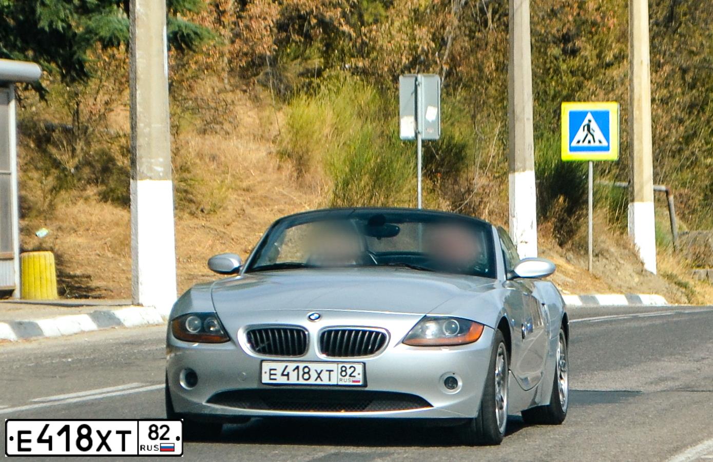 Фото автомобиля BMW Z 4, 2004 — госномер Е418ХТ82. Цвет: Серебристый