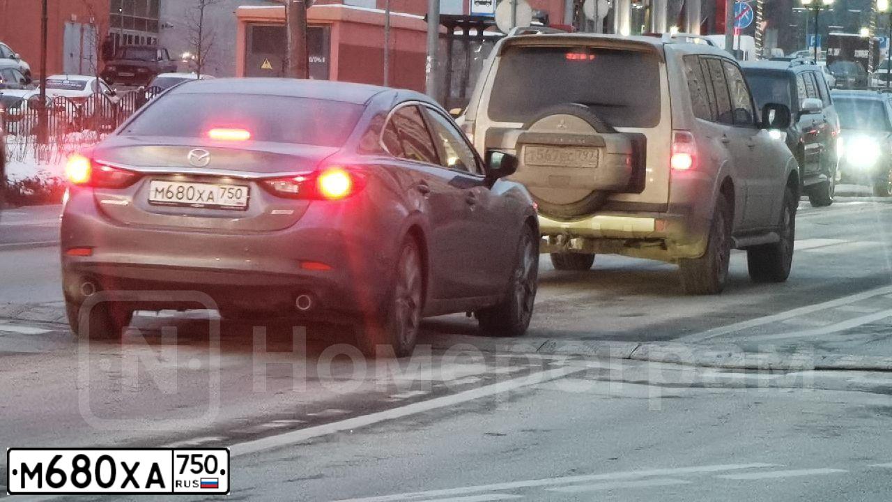 Фото автомобиля MAZDA A 6, 2013 — госномер М680ХА750. Цвет: ГОЛУБОЙ