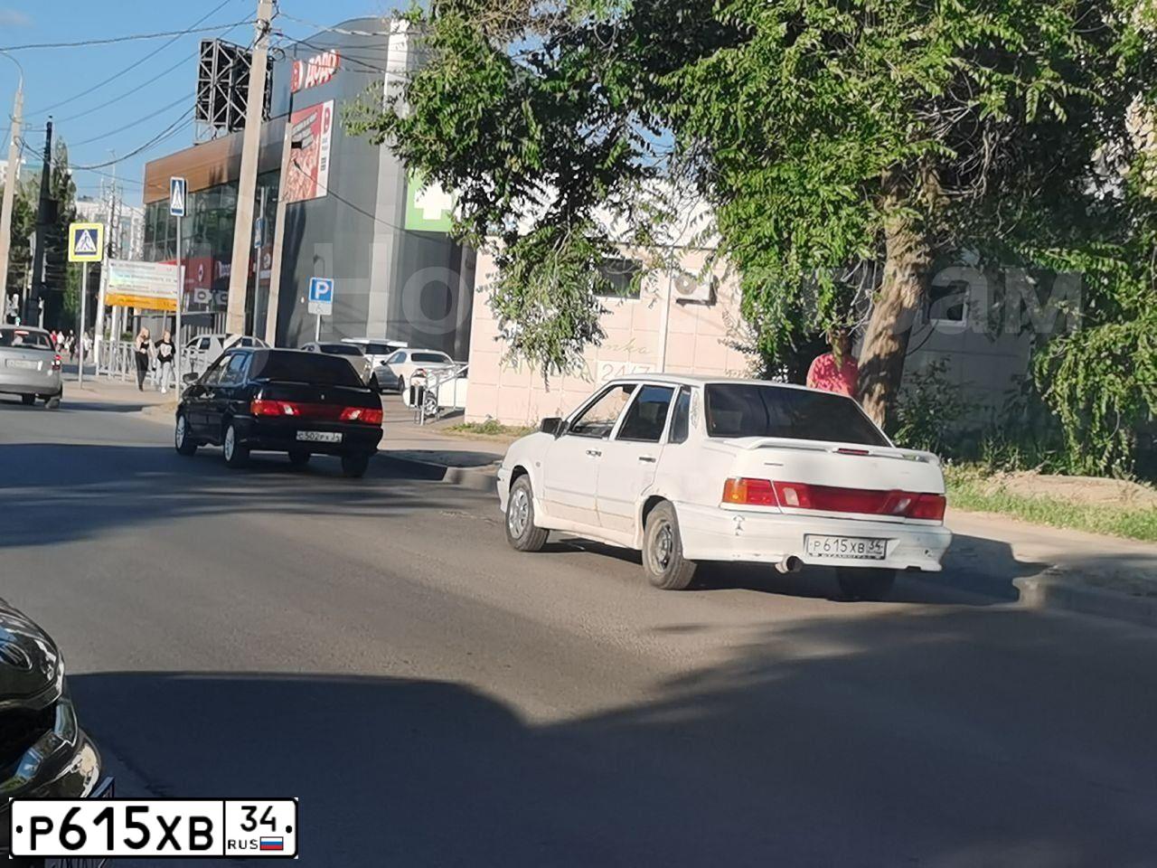 Фото автомобиля LADA 2115, 2001 — госномер У338НН30. Цвет: Белый