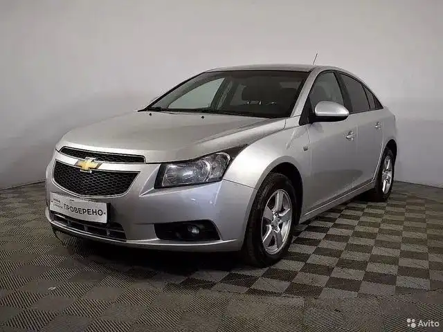 Фото автомобиля CHEVROLET CRUZE, 2011 — госномер Р763РЕ178. Цвет: СЕРЕБРИСТЫЙ МЕТАЛЛИК