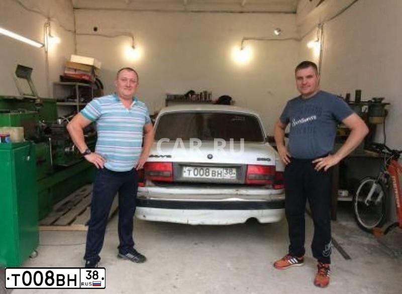 Фото автомобиля GAZ 3110 WOLGA, 2001 — госномер В237ВТ138. Цвет: БЕЛЫЙ