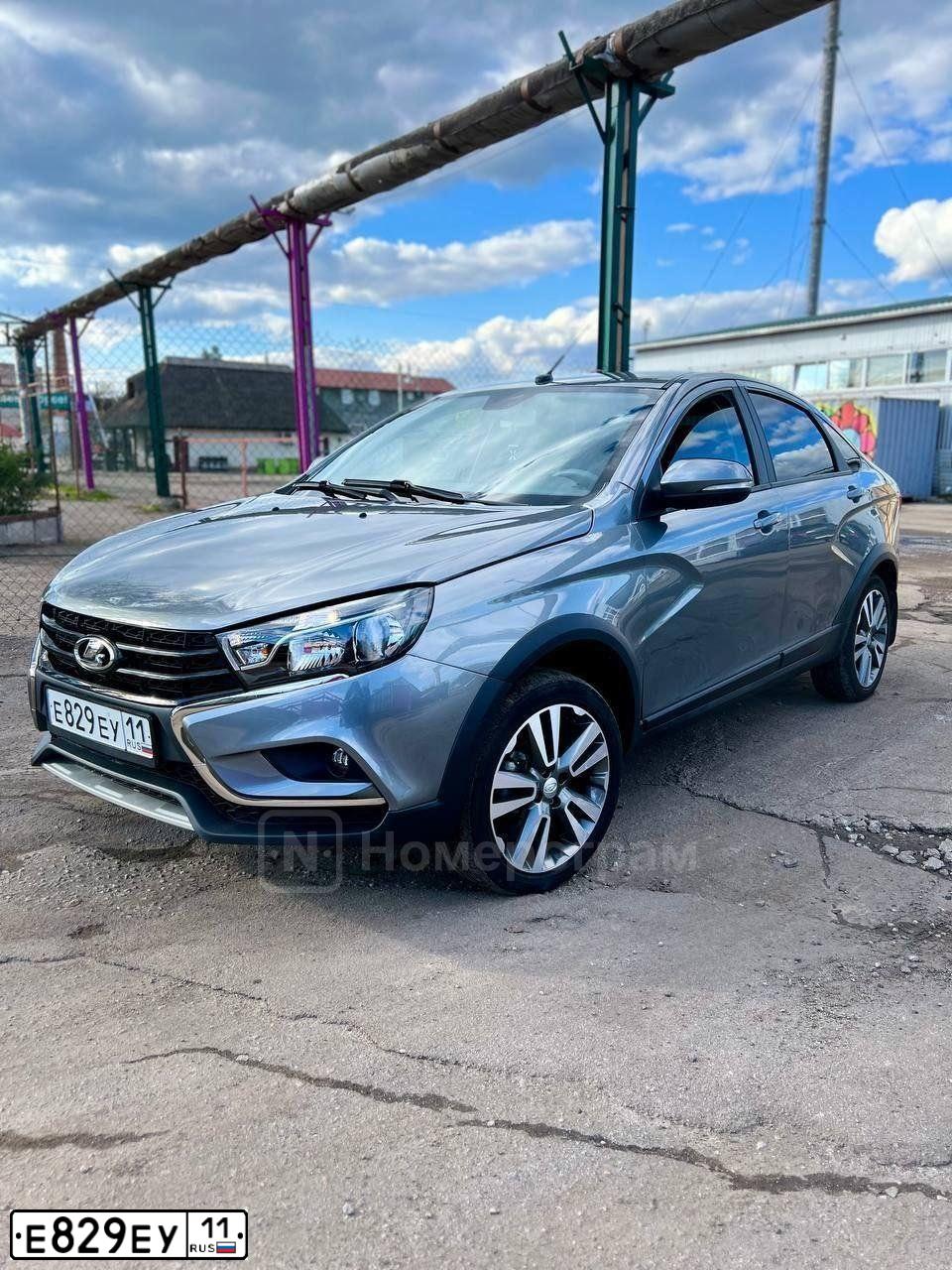 Фото автомобиля LADA VESTA, 2019 — госномер Е829ЕУ11. Цвет: Серый