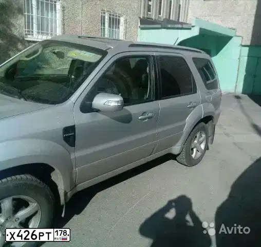 Фото автомобиля FORD ESCAPE, 2008 — госномер А951ХС51. Цвет: Серебристый