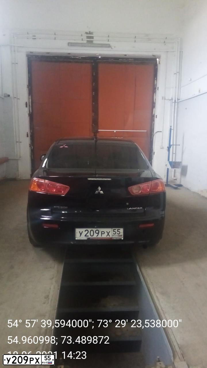 Фото автомобиля MITSUBISHI LANCER, 2007 — госномер У209РХ55. Цвет: ЧЕРНЫЙ
