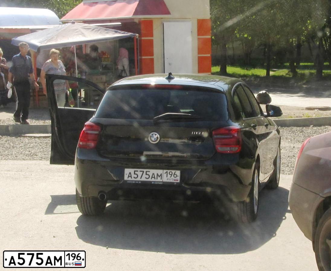 Фото автомобиля BMW W SERIE 1, 2013 — госномер А111ОЕ196. Цвет: ЧЕРНЫЙ
