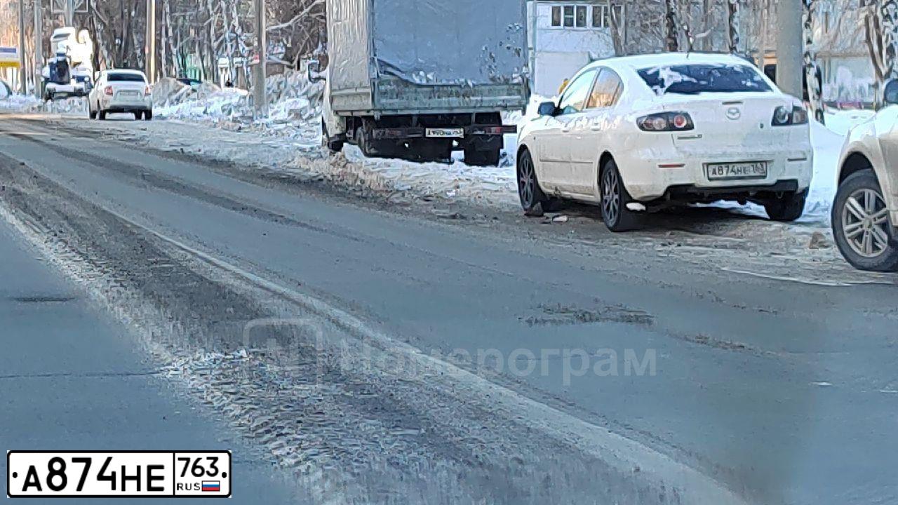 Фото автомобиля KIA RIO, 2018 — госномер А874НЕ763. Цвет: Белый