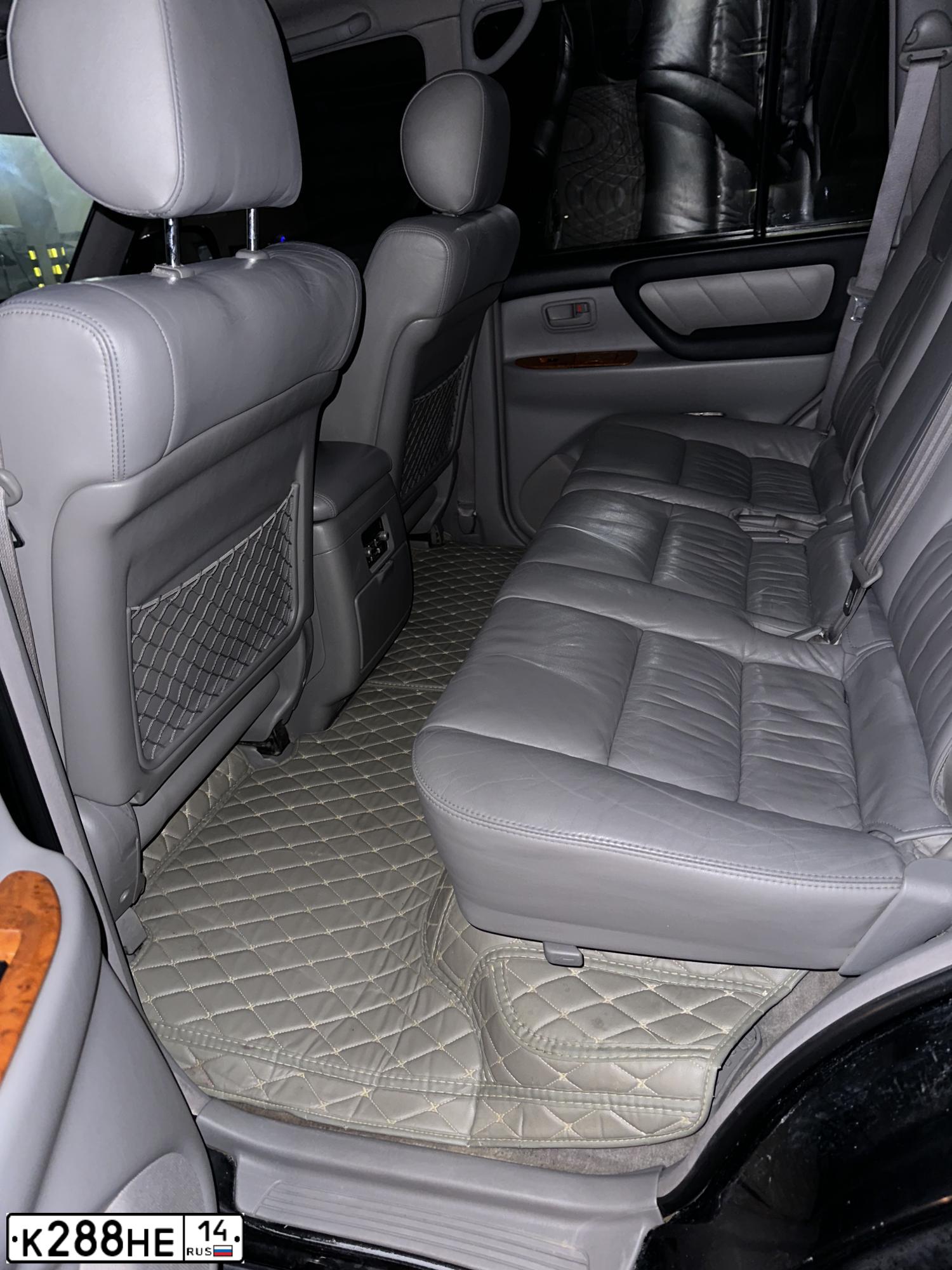 Фото автомобиля TOYOTA LANDCRUISER, 2004 — госномер Н057КК32. Цвет: ЧЕРНЫЙ