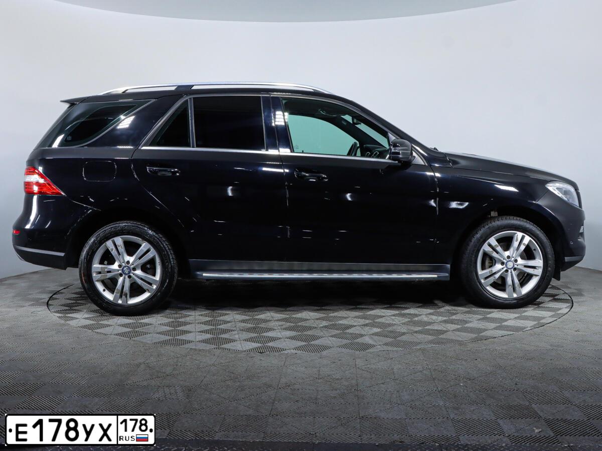 Фото автомобиля MERCEDES-BENZ ML/GLE, 2015 — госномер К520КН147. Цвет: ЧЕРНЫЙ