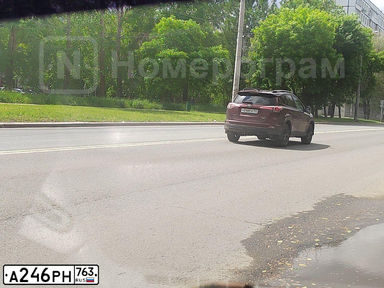 Фото автомобиля TOYOTA RAV4, 2018 — госномер А246РН763. Цвет: ТЕМНО КРАСНЫЙ