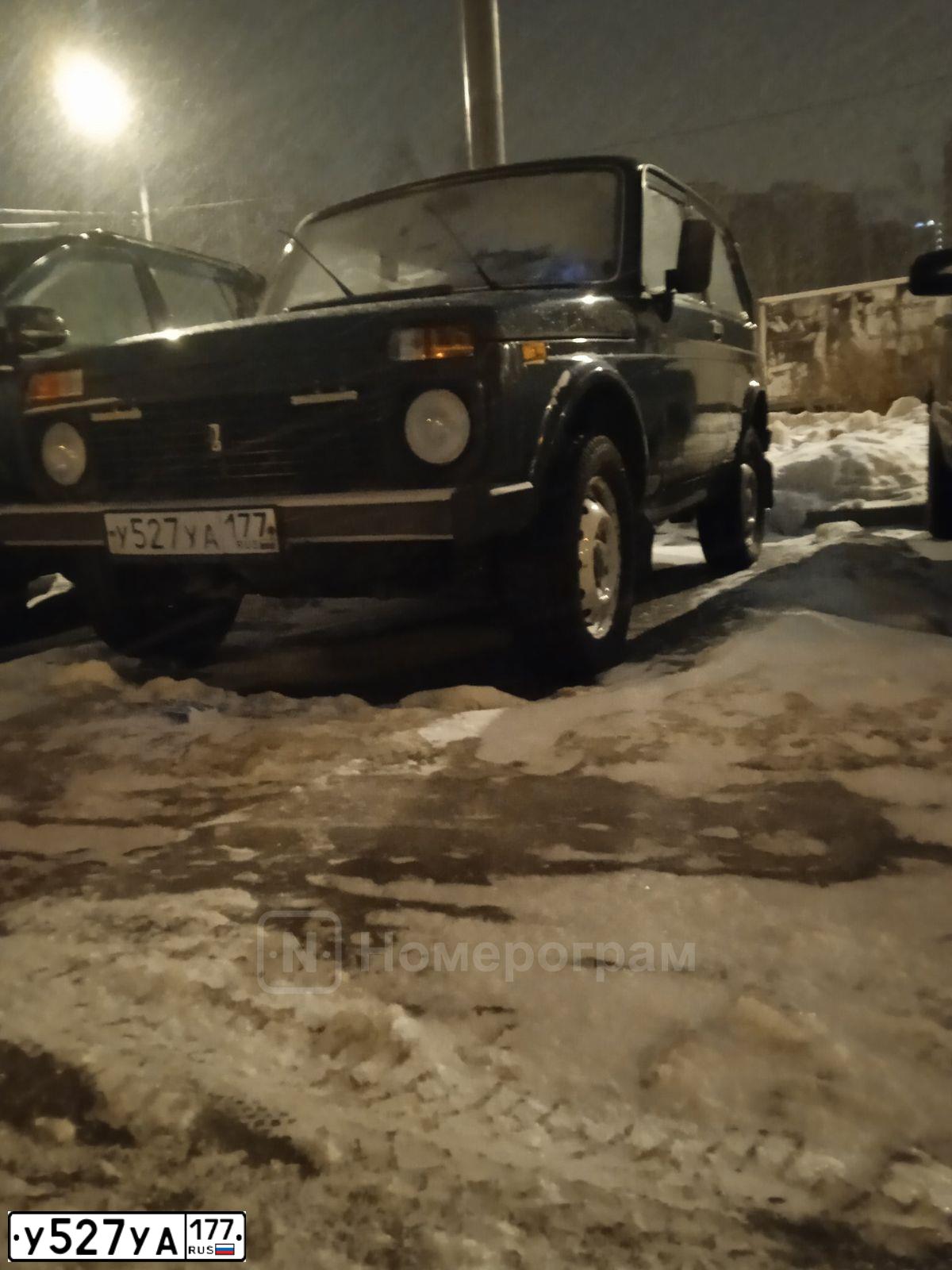 Фото автомобиля ВАЗ 21214 ЛАДА4X4, 2007 — госномер О501ТС797. Цвет: Темно-зеленый